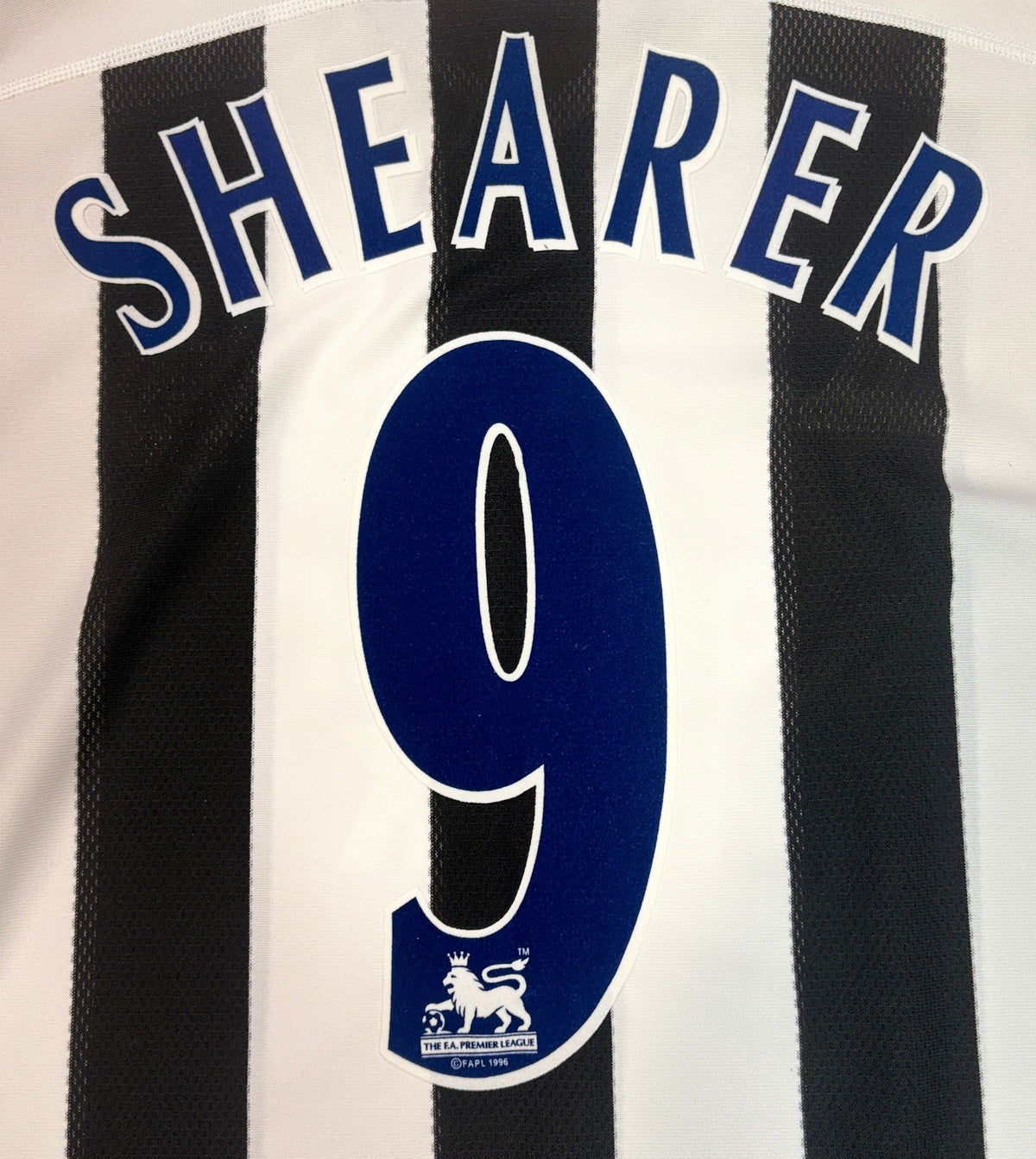 Newcastle 2003/05 Home Adidas Football Shirt Large Shearer 9