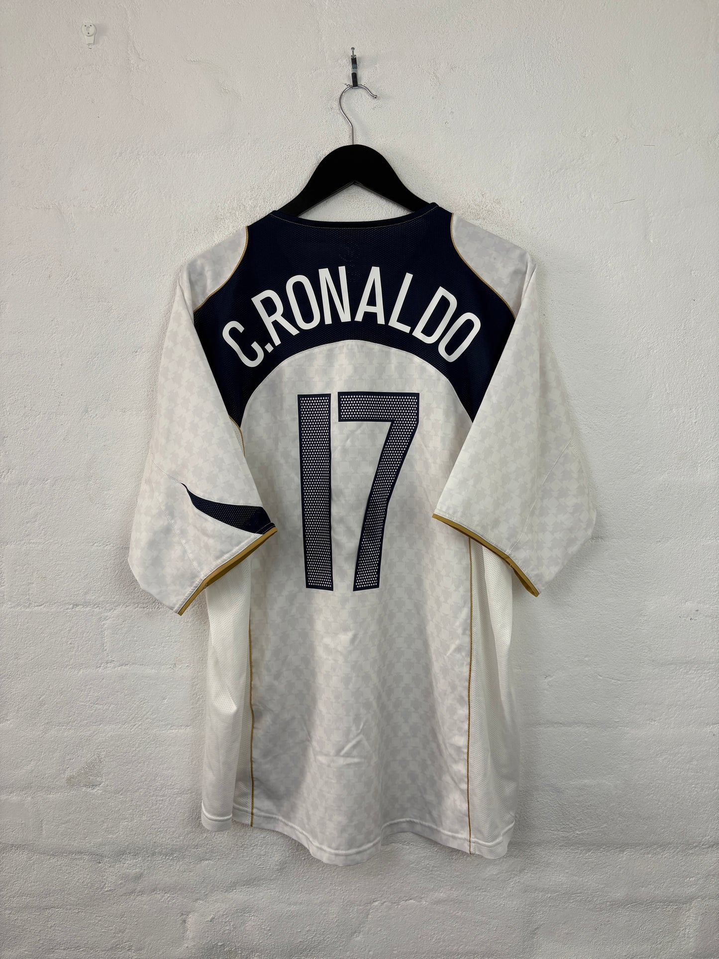 Portugal 2004 Away Nike Football Shirt XXL Ronaldo 17