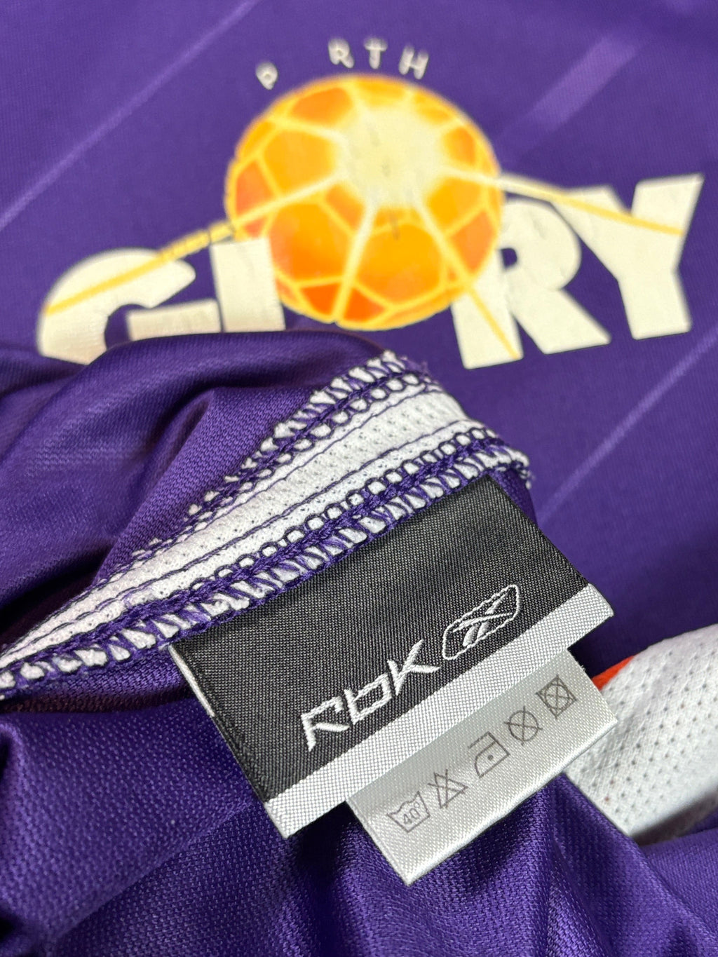 Perth Glory 2005/06 Home Reebok Football Shirt Medium