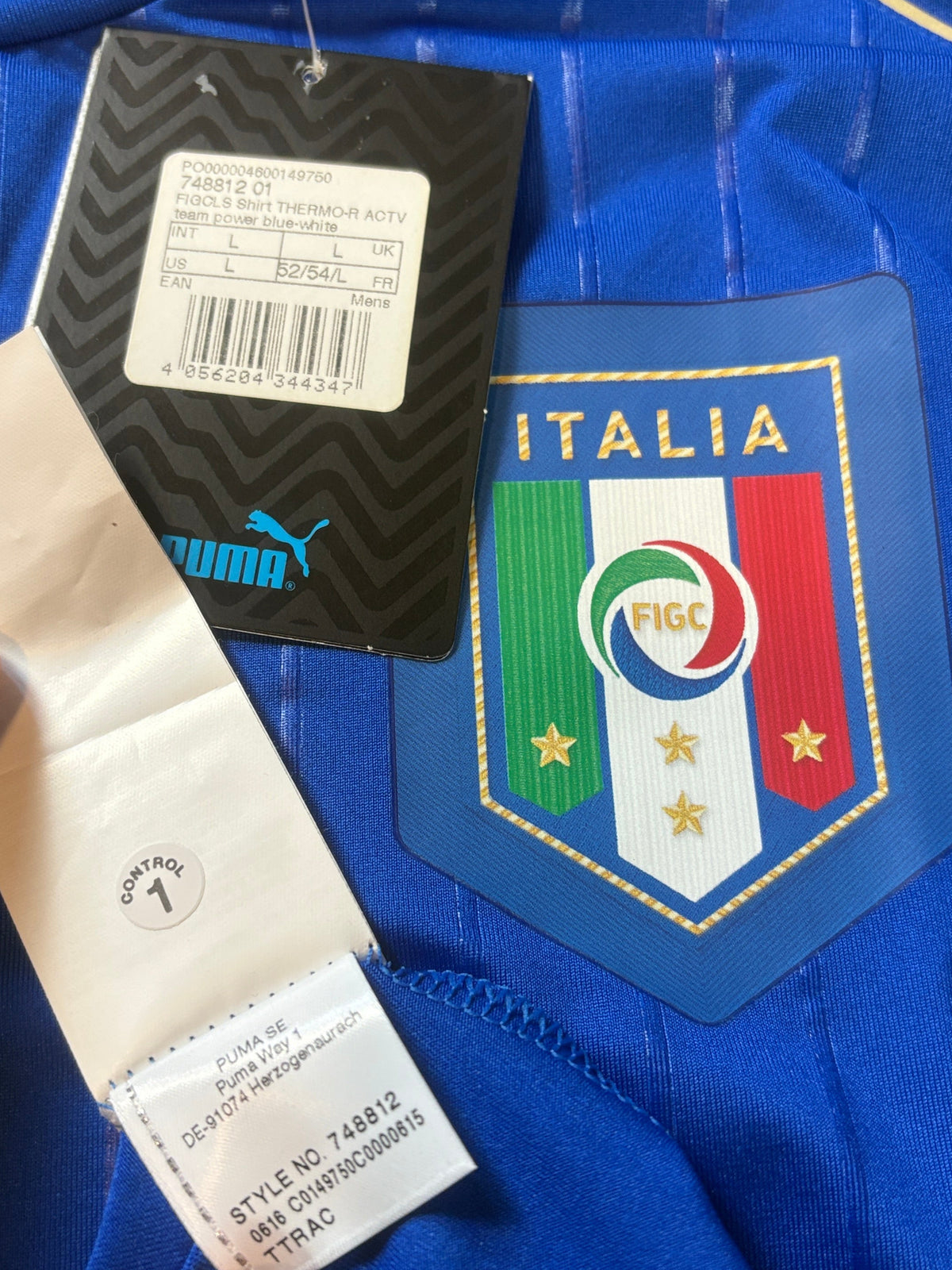 Italy 2016/17 Home Puma Football Shirt Large (Slim Fit)