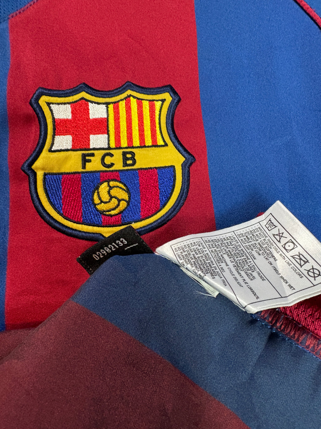 Barcelona 2004/05 Home Nike Football Shirt Large
