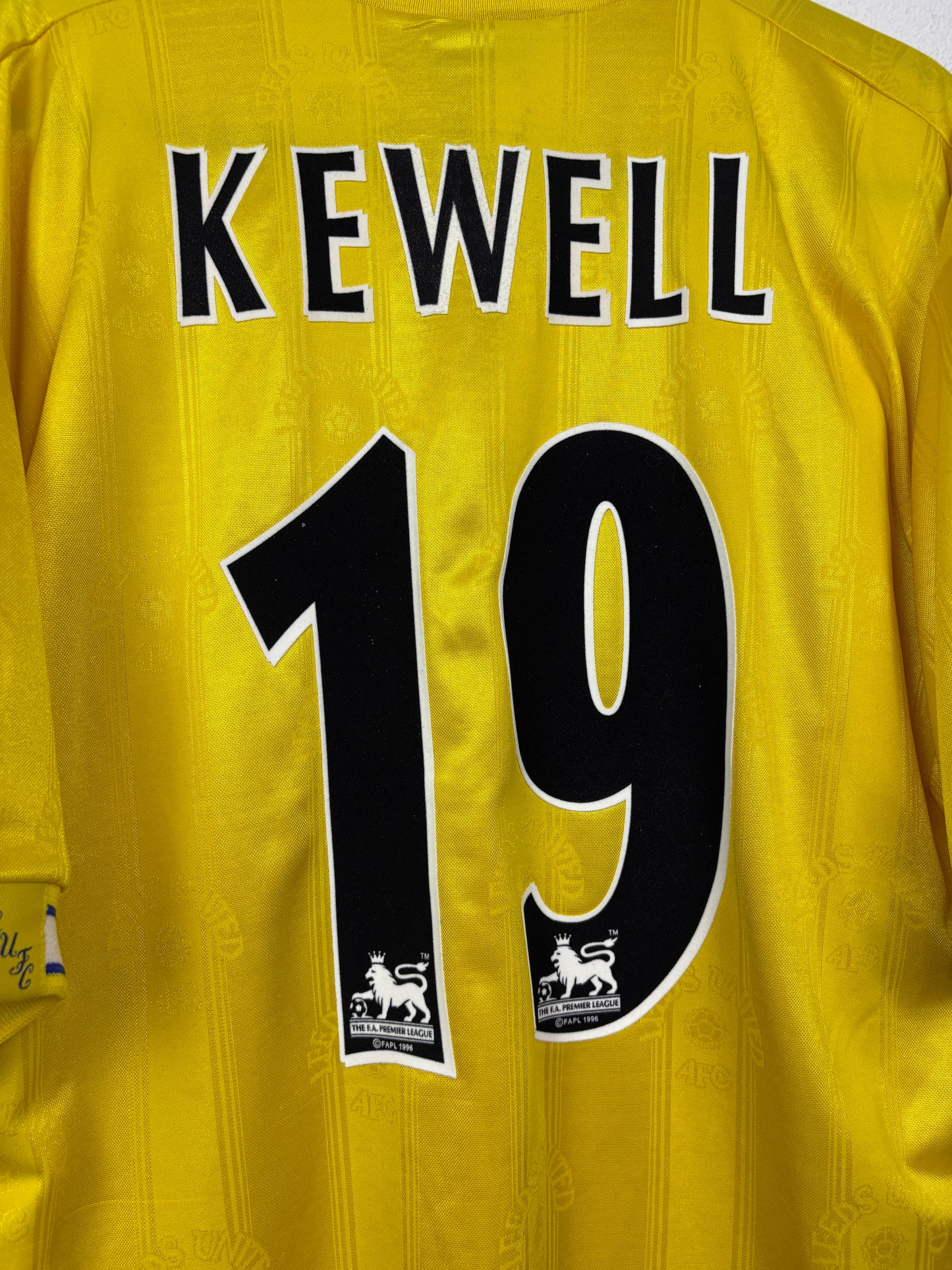 Leeds 1997/98 Away Large Kewell 19