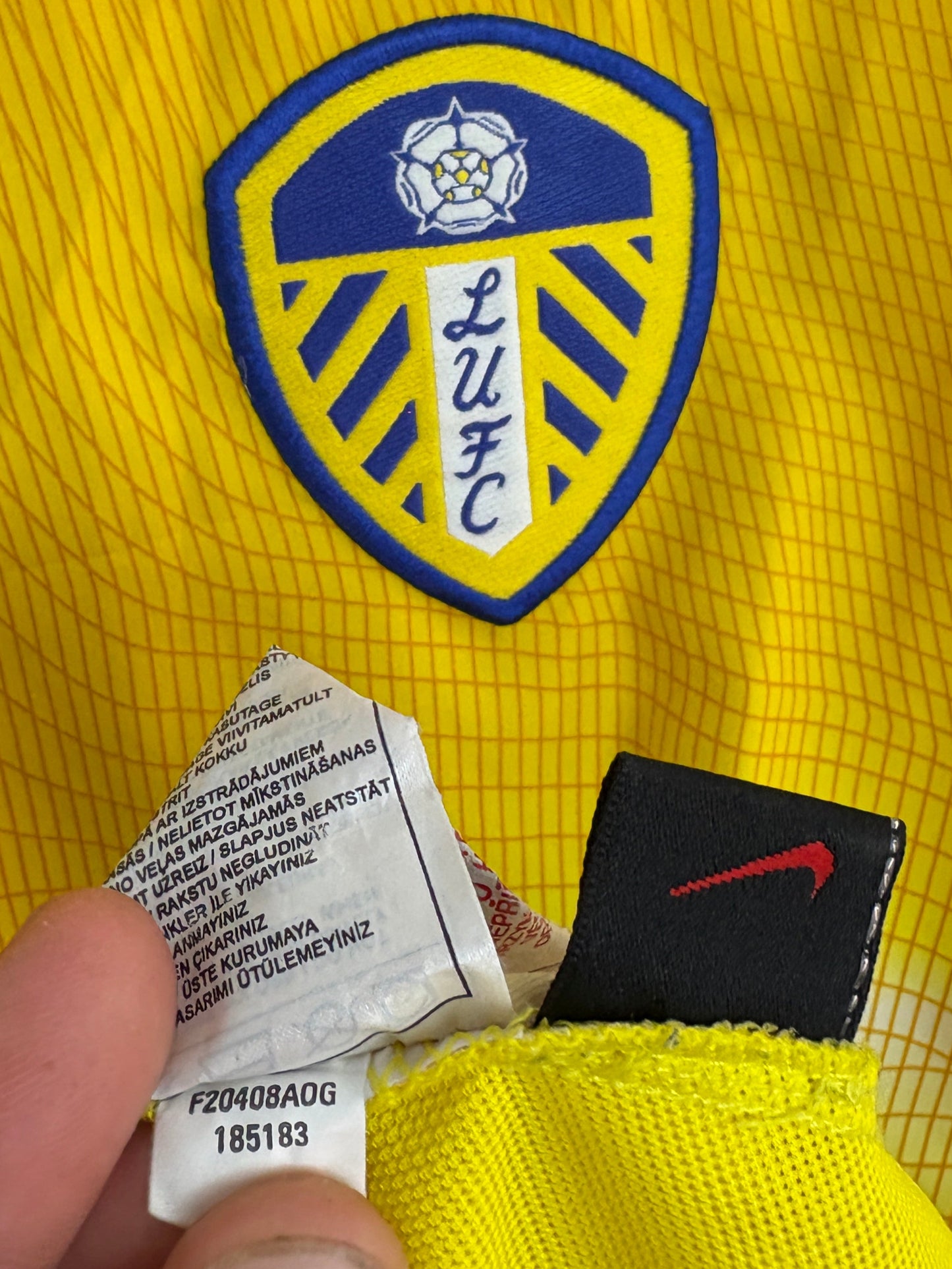 Leeds 2002/03 Away XL Viduka 9