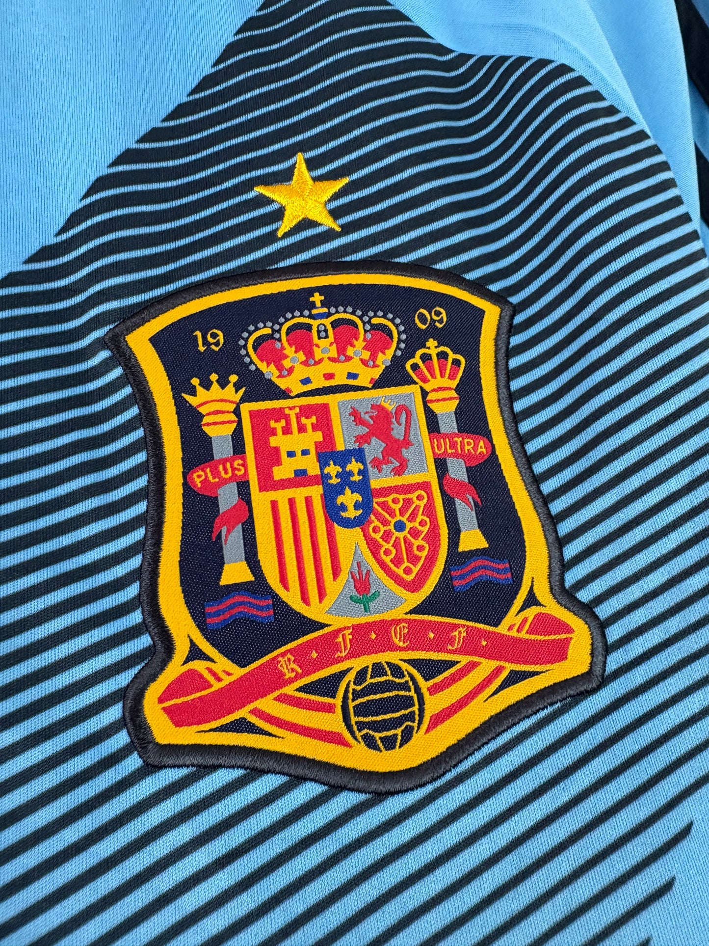 Spain 2012 Away Adidas Football Shirt L David Villa 7