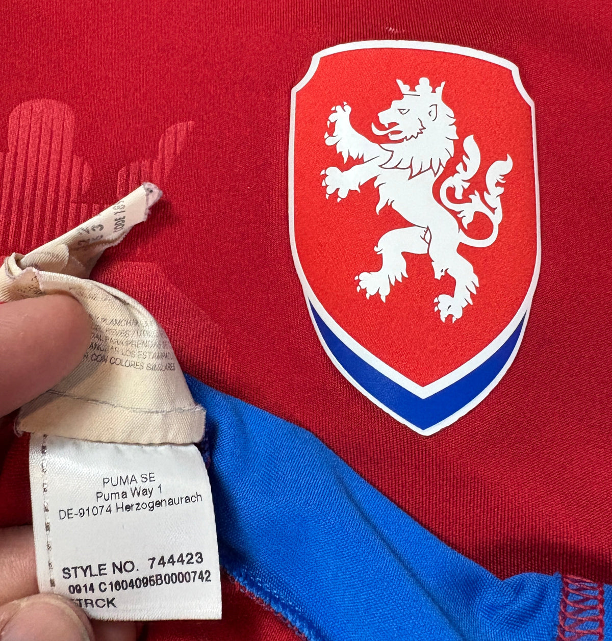 Czech Republic 2014 Home Puma Football Shirt Medium