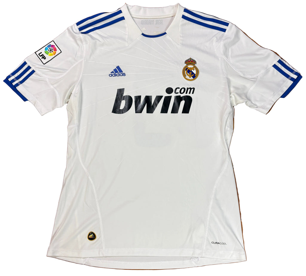 Real Madrid 2010/11 Home Adidas Football Shirt Large Pepe 3