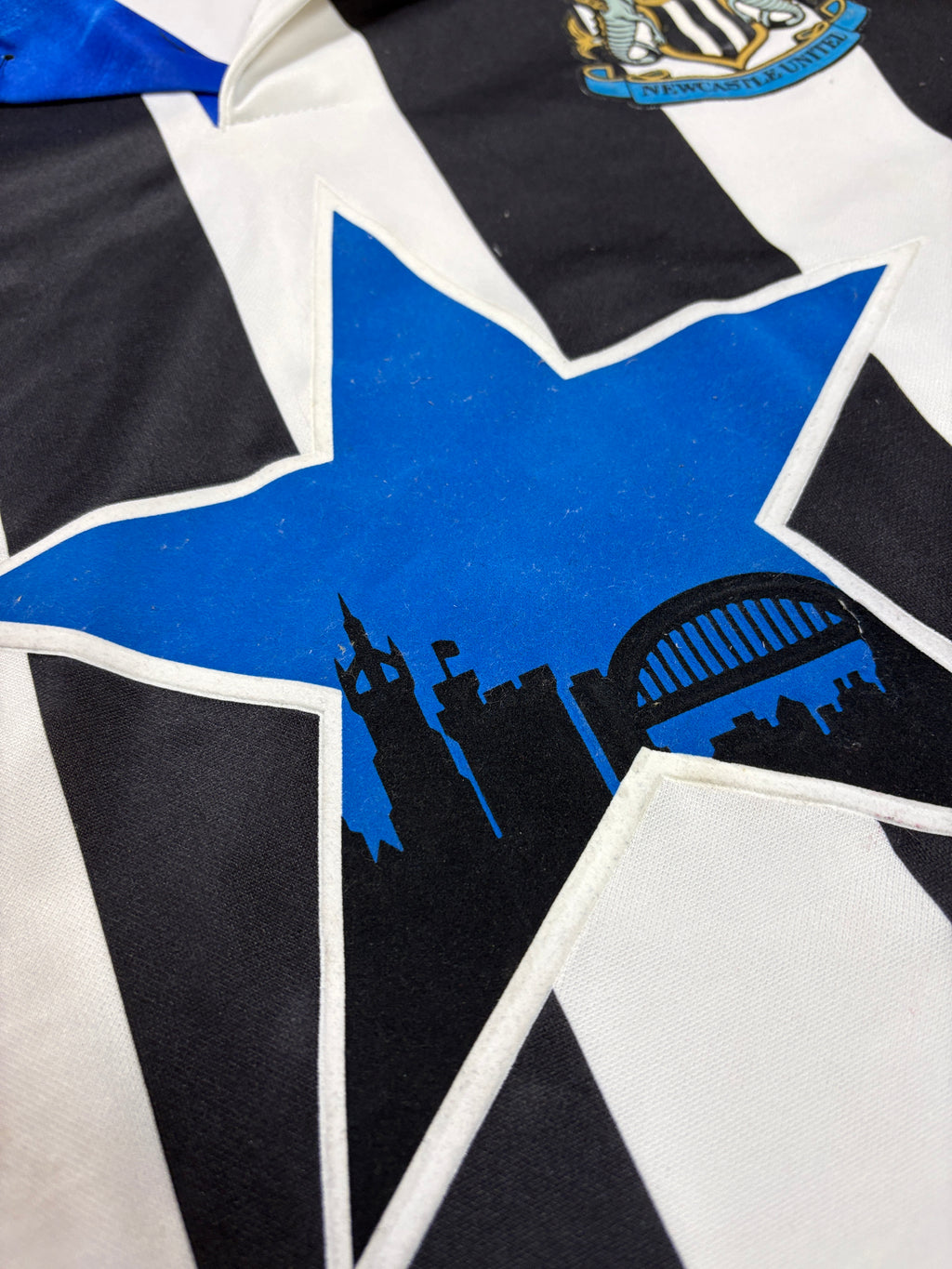 Newcastle 1993/95 Home Asics Football Shirt Large