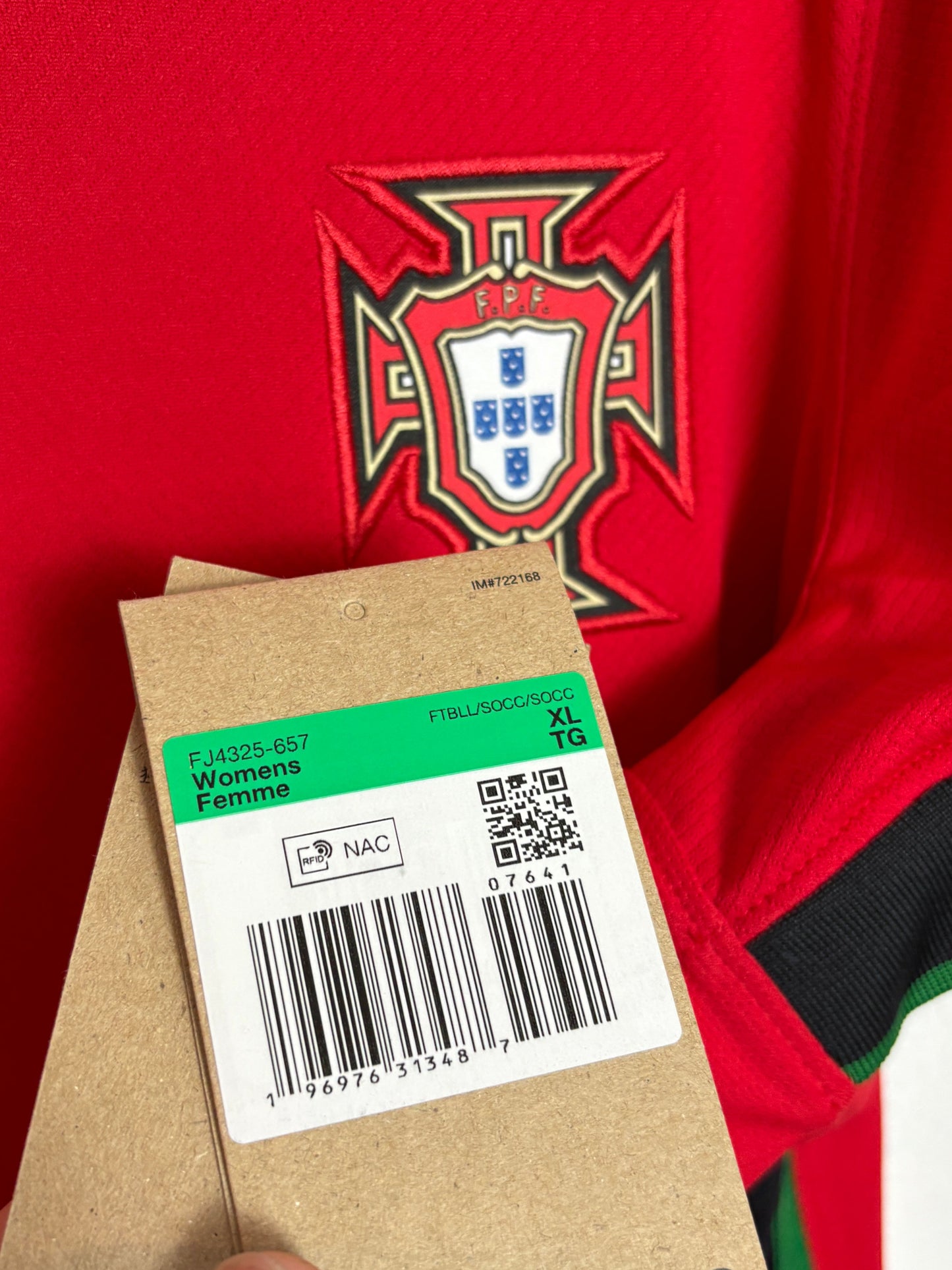 Portugal	2024 Home (W) XL Ronaldo 7