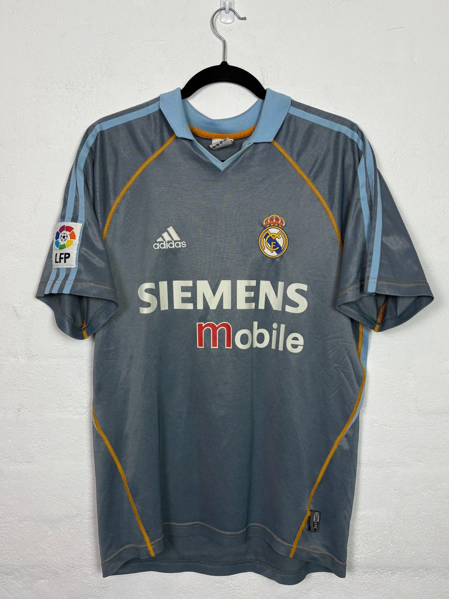 Real Madrid 2003/04 Third	S Beckham 23