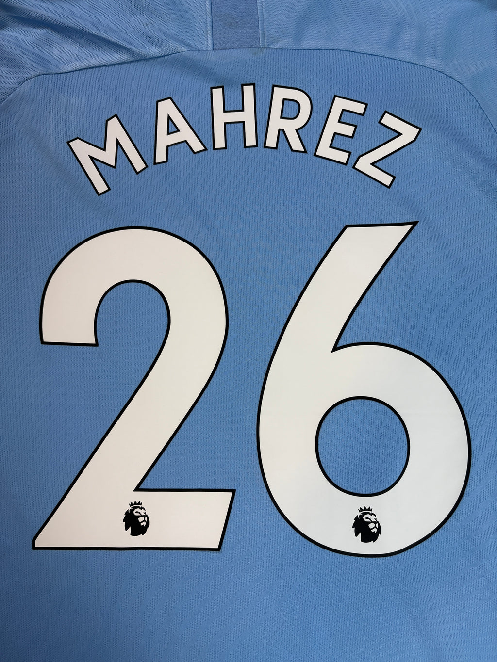 Manchester City 2019/20 Home Puma Football Shirt Large Mahrez 26