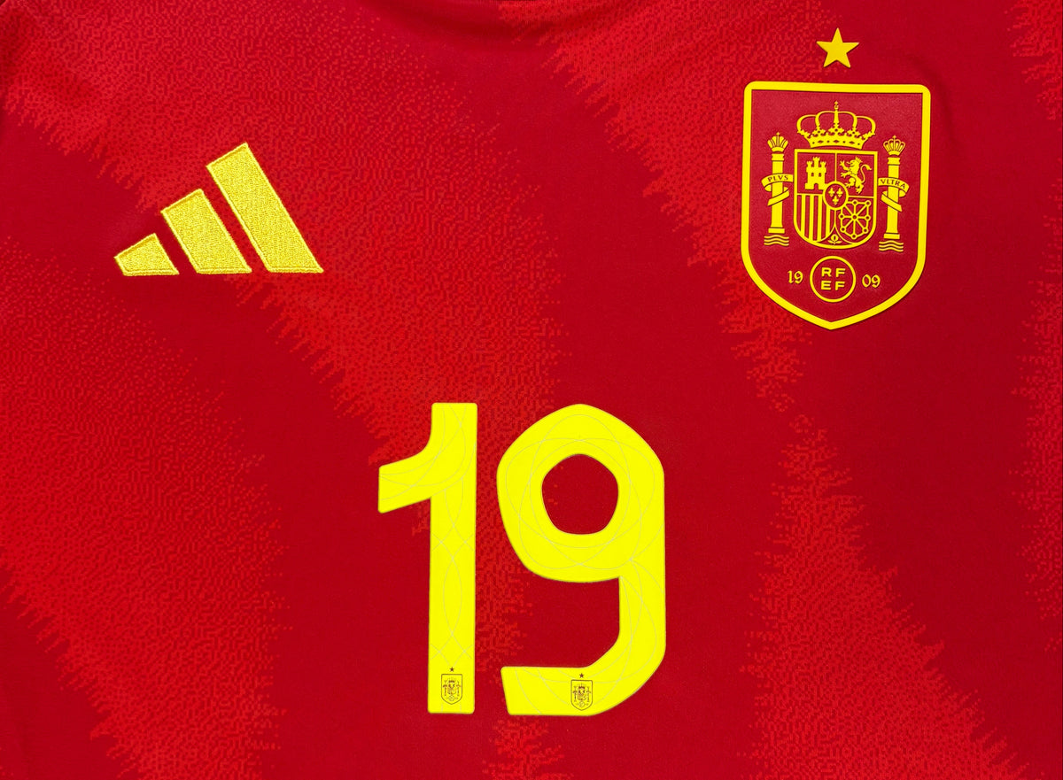 Spain 2024 Home Adidas Football Shirt Extra Large Yamal 19