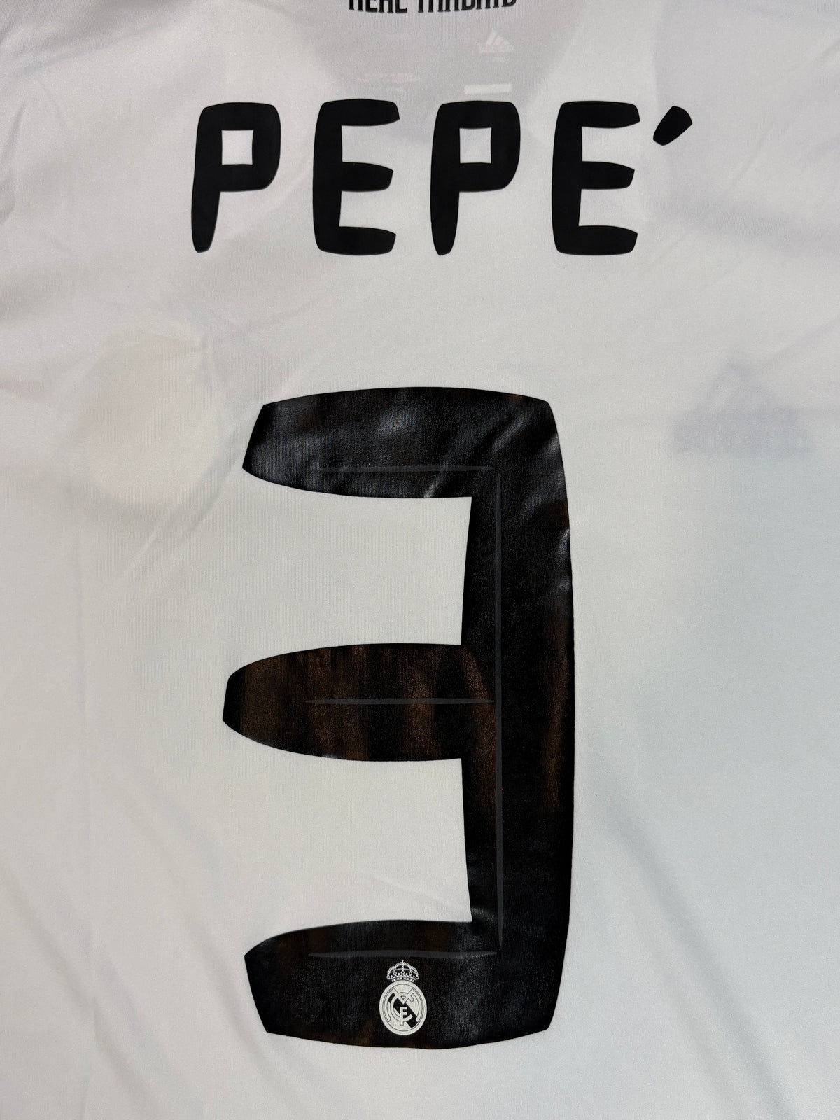Real Madrid 2010/11 Home Adidas Football Shirt Large Pepe 3