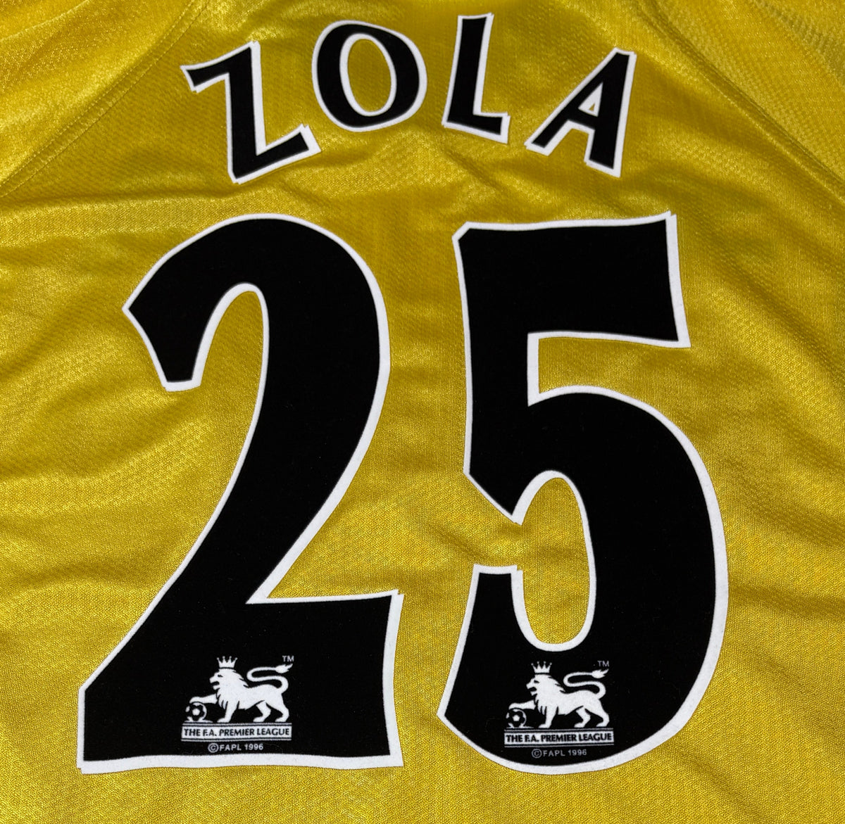Chelsea 1999/00 Third Umbro Football Shirt Medium Zola 25