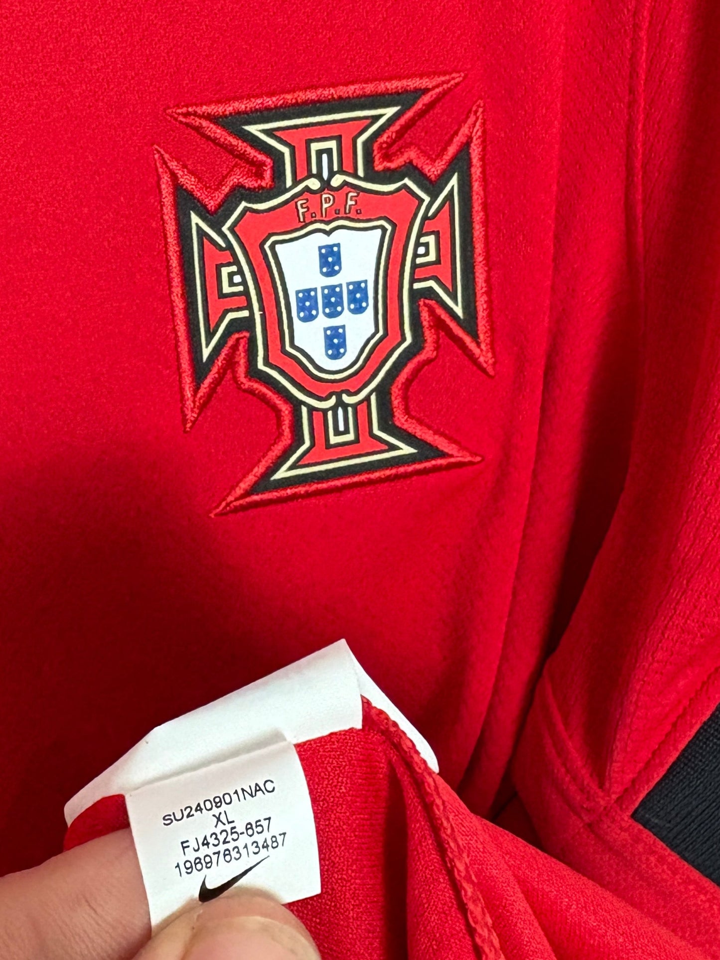 Portugal	2024 Home (W) XL Ronaldo 7