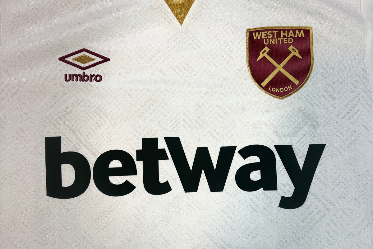 West Ham 2024/25 Away Umbro Football Shirt Large Bowen 20