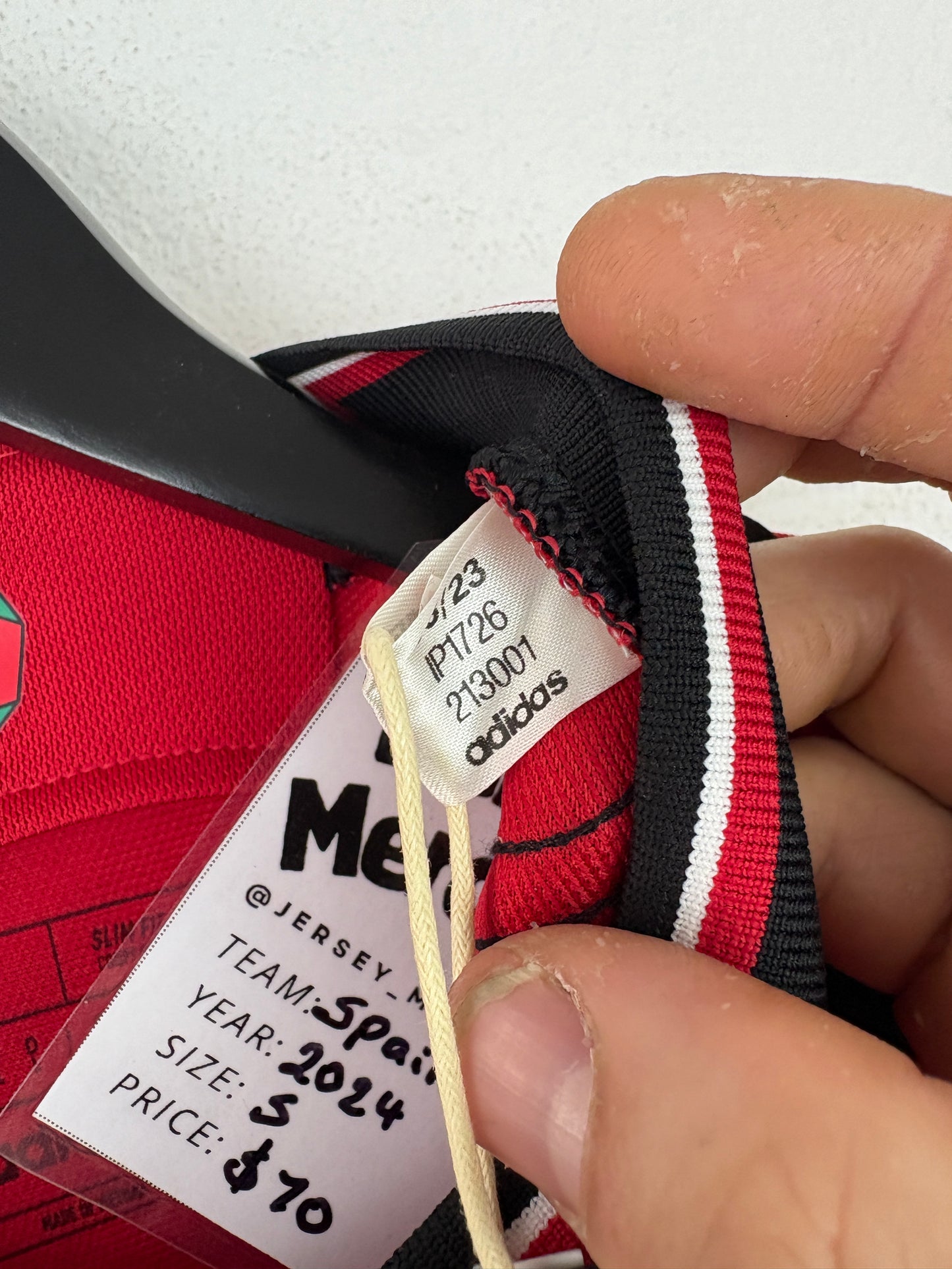 Manchester United 2023/24 Home Adidas Football Shirt Large