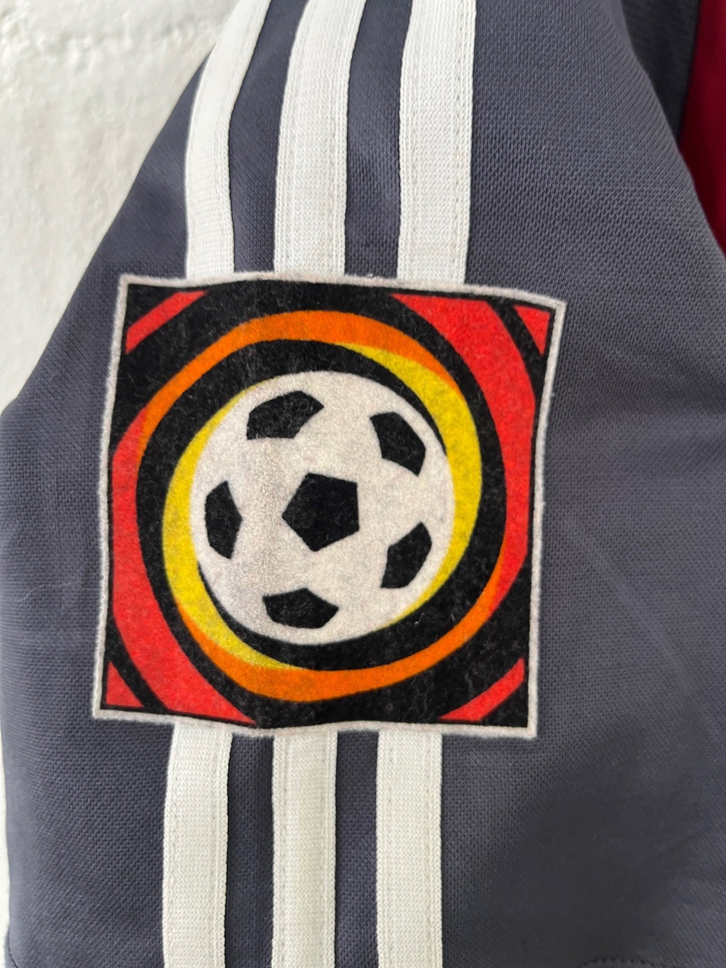 Bayern Munich 2001/02 Home Extra Large Hargraves 23