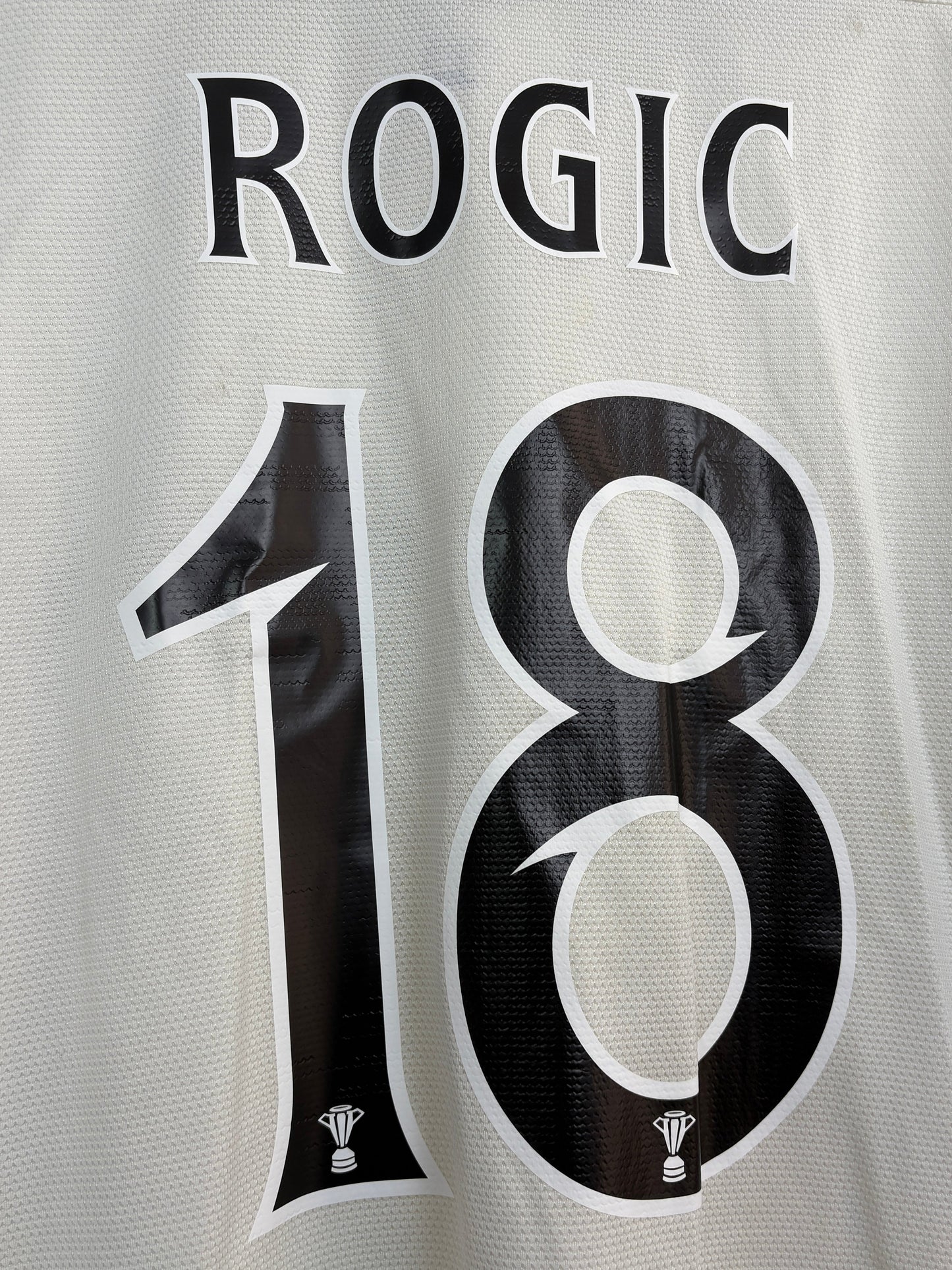 Celtic 2012/13 Third XL Rogic 18