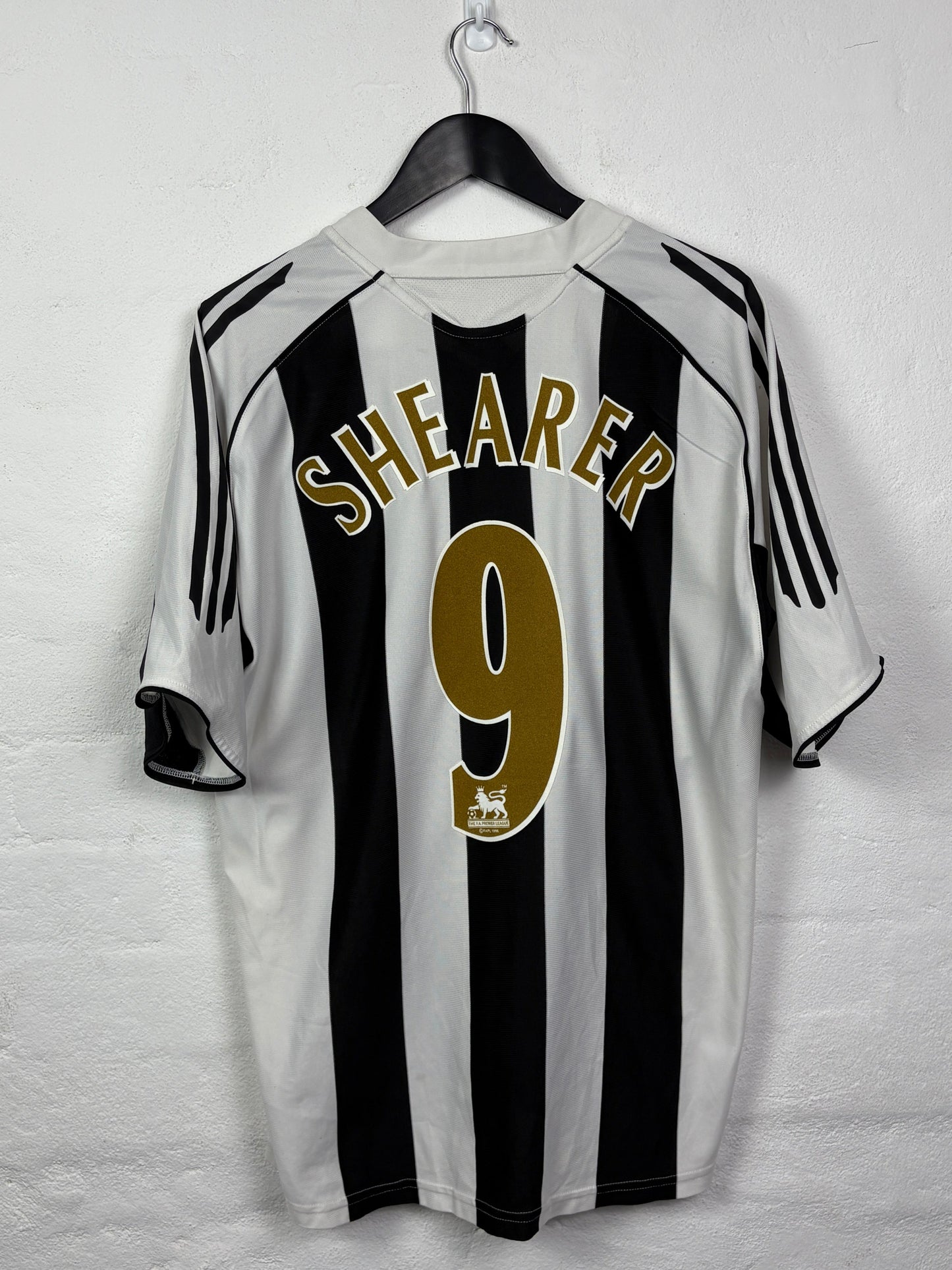 Newcastle United 2005/06 Home L Shearer 9