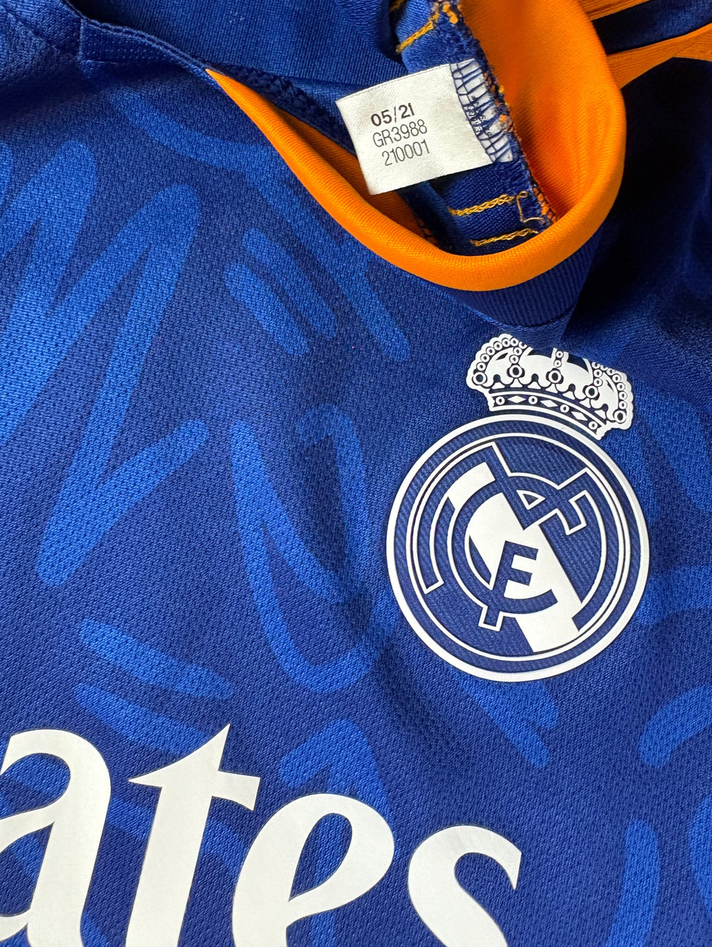 Real Madrid 2021/22 Away Adidas Football Shirt Extra Large Valverde 15