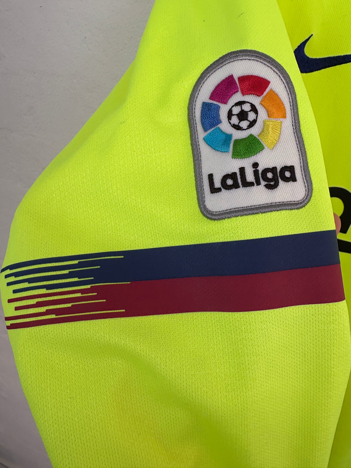 Barcelona 2018/19 Away XL Rakitic 4