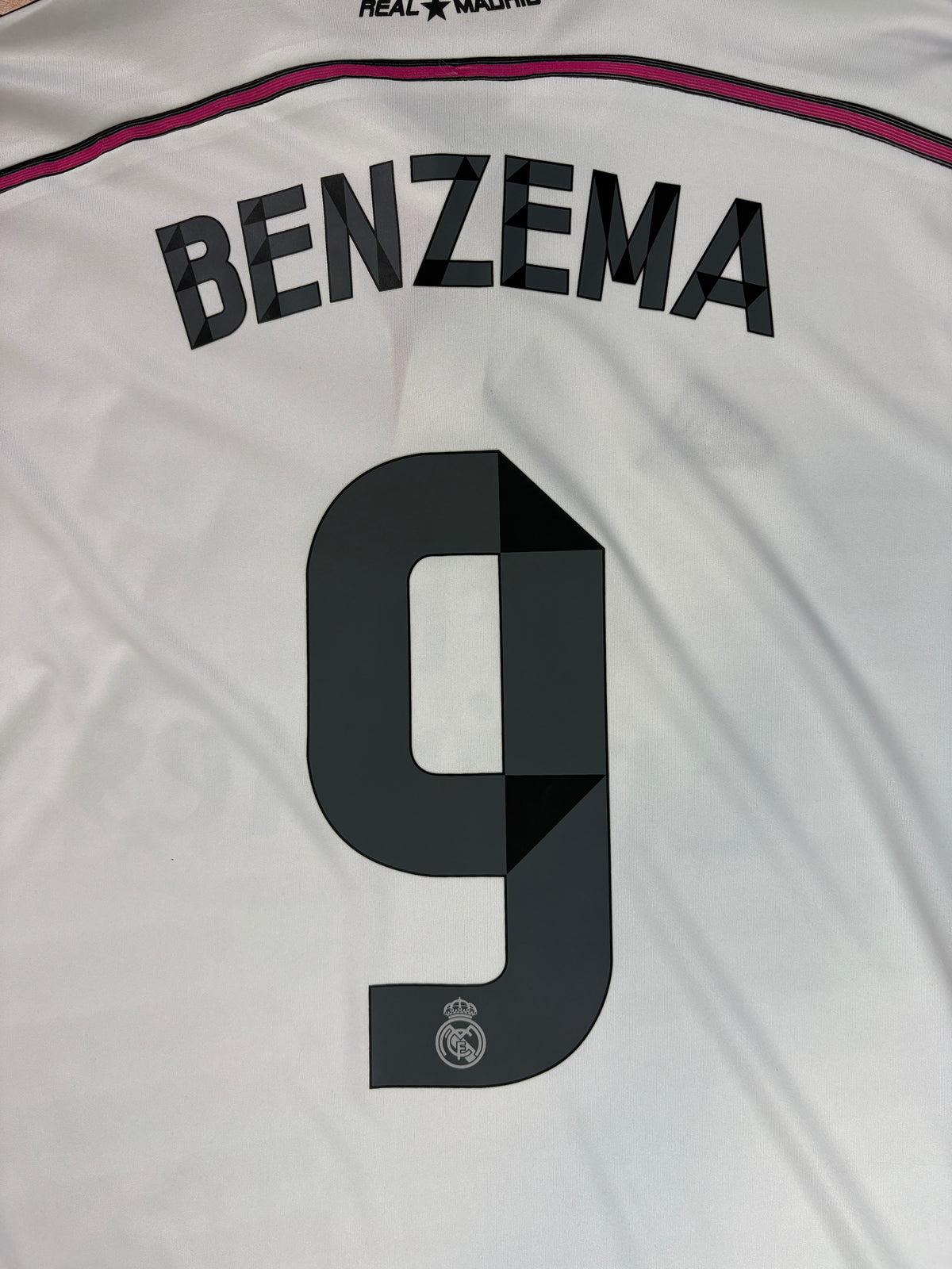 Real Madrid 2014/15 Home Adidas Football Shirt Large Benzema 9