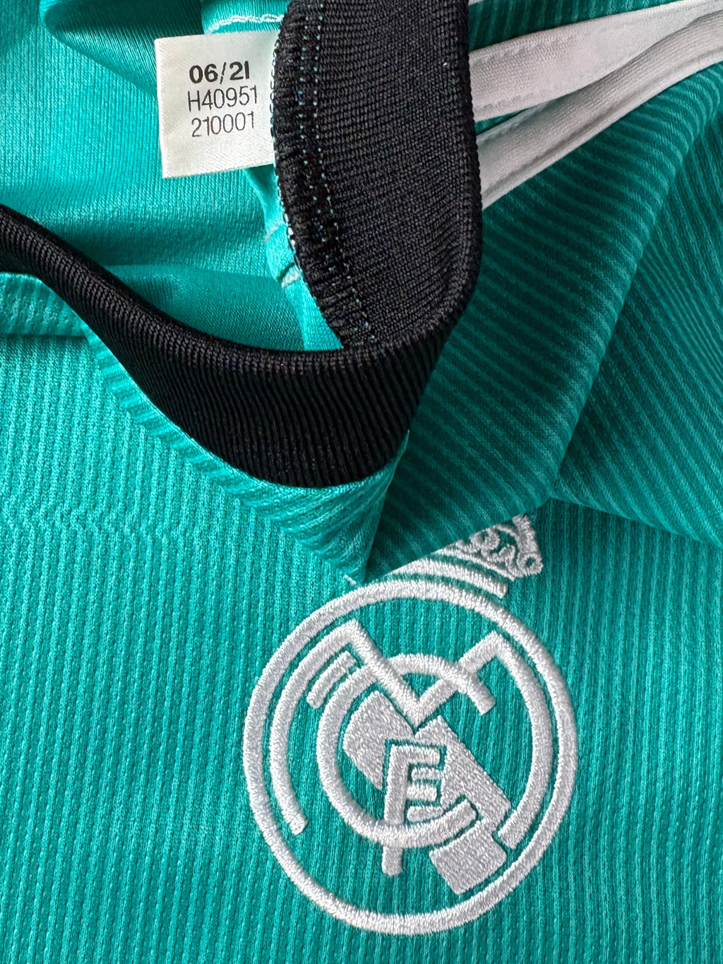 Real Madrid 2021/22 Third Adidas Football Shirt Large Marcelo 12