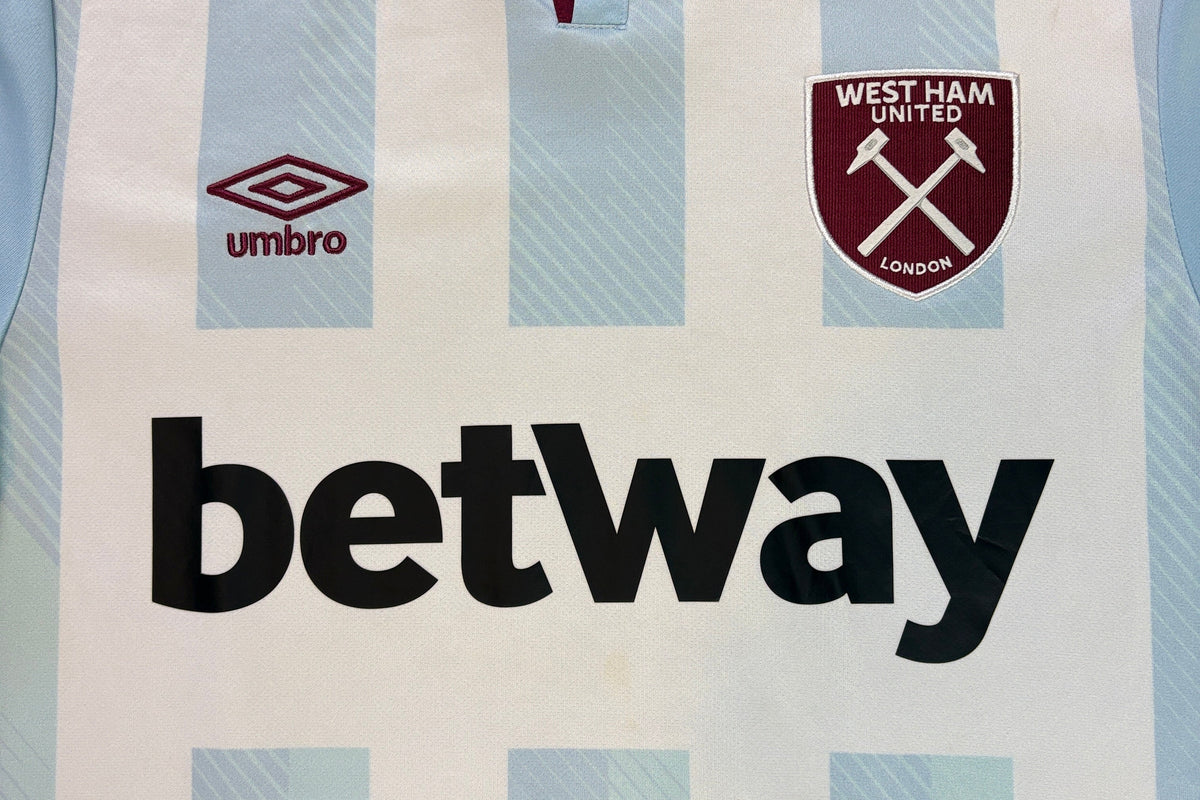 West Ham 2021/21 Away Umbro Football Shirt Large Noble 16