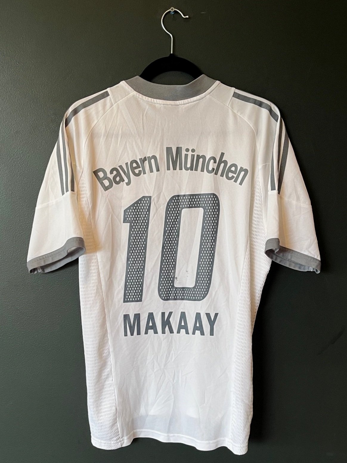 Bayern Munich 2002/03 Away Medium Maakay 10