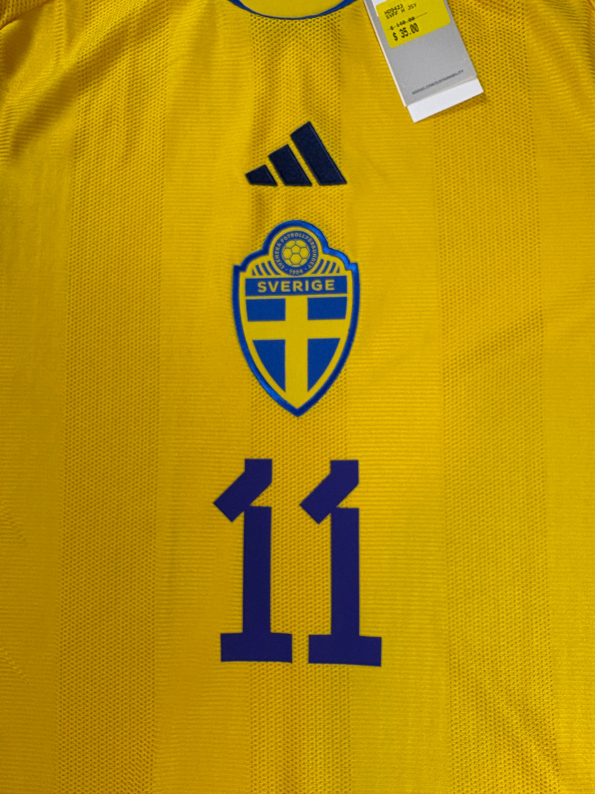 Sweden 2023 Home Adidas Football Shirt Medium Ibrahimovic 11