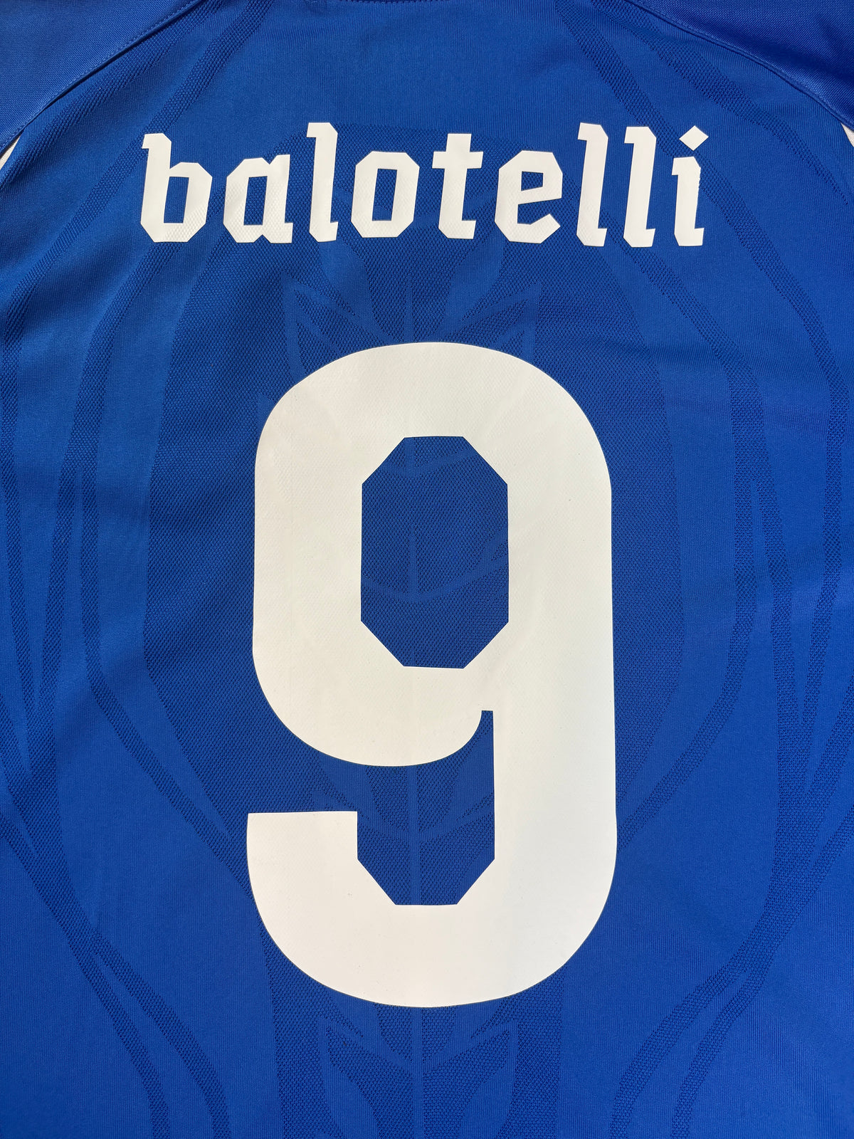 Italy 2010 Home Puma Football Shirt Extra Large Balotelli 9