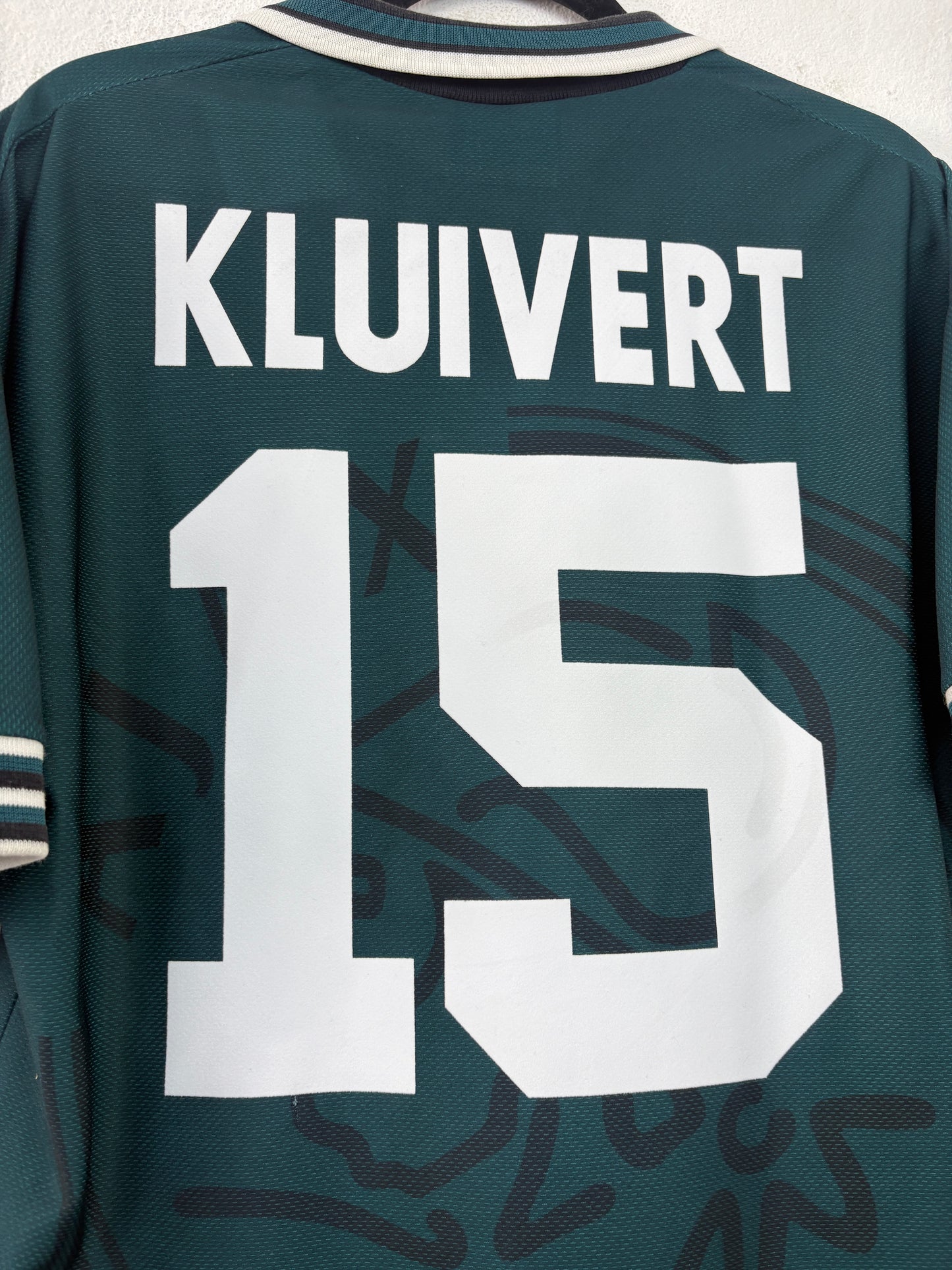 Ajax 1995/96 Away Umbro Football Shirt Medium Kluivert 15