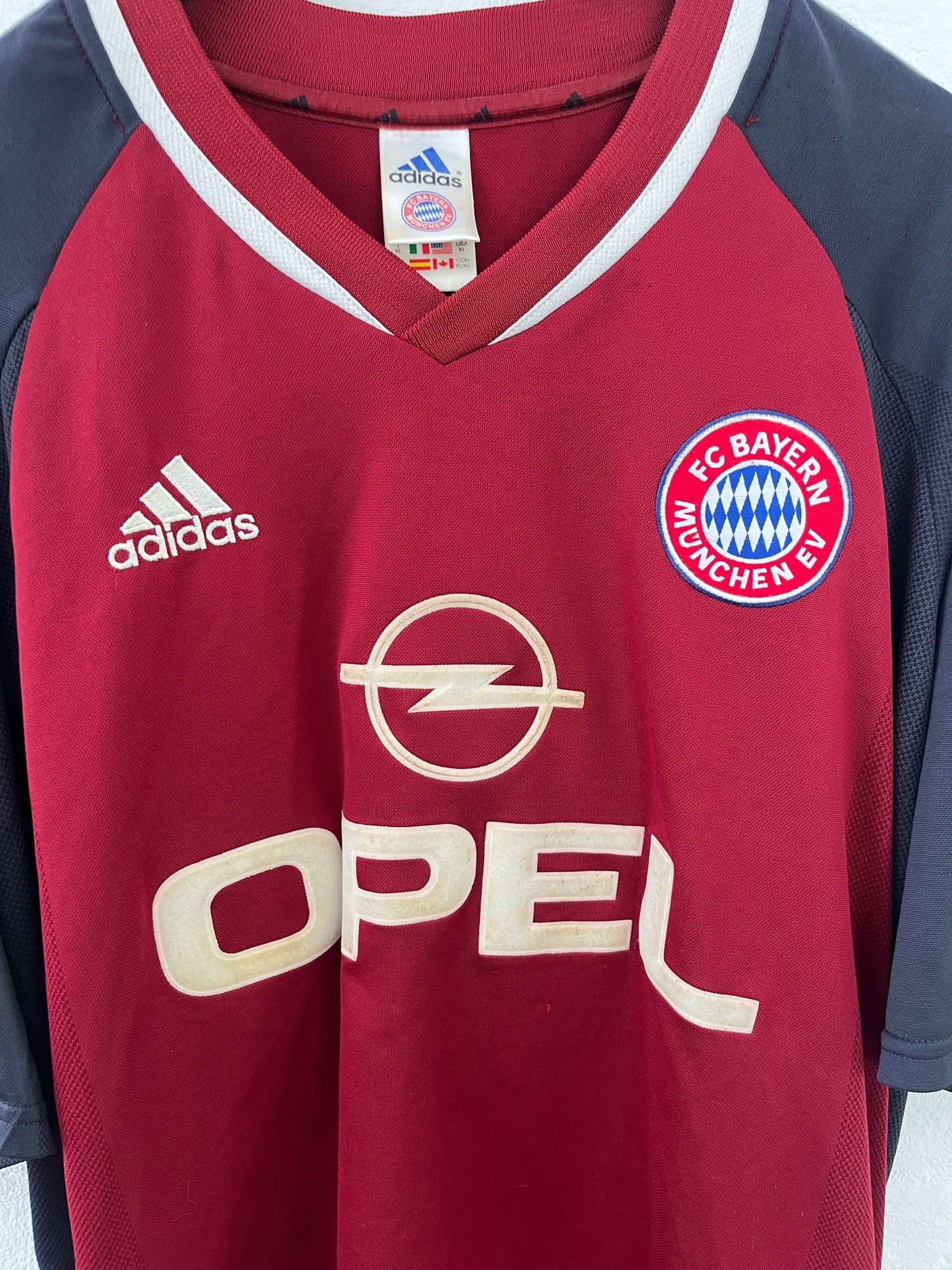 Bayern Munich 2001/02 Home Extra Large Hargraves 23