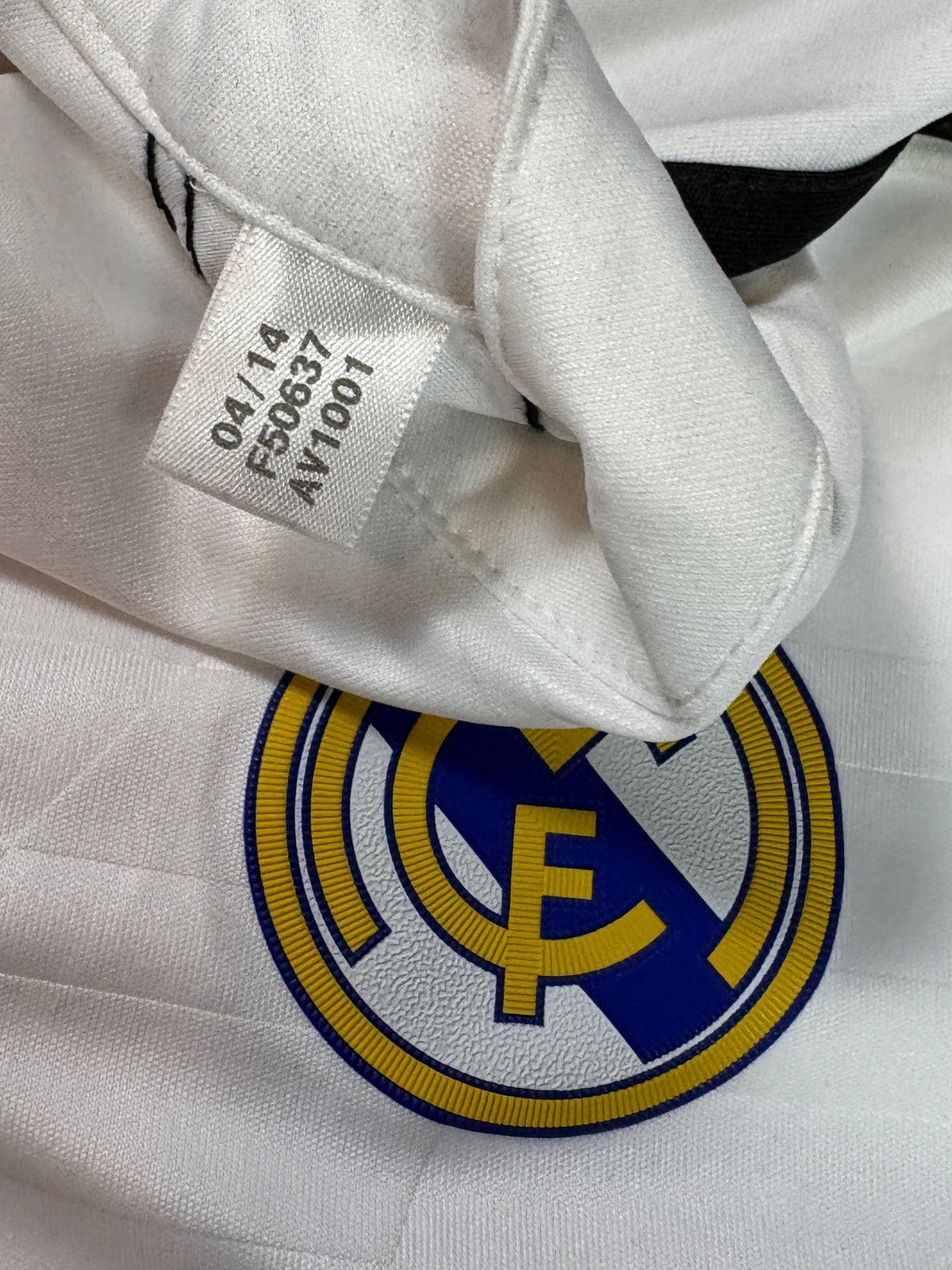 Real Madrid 2014/15 Home Adidas Football Shirt Large Benzema 9
