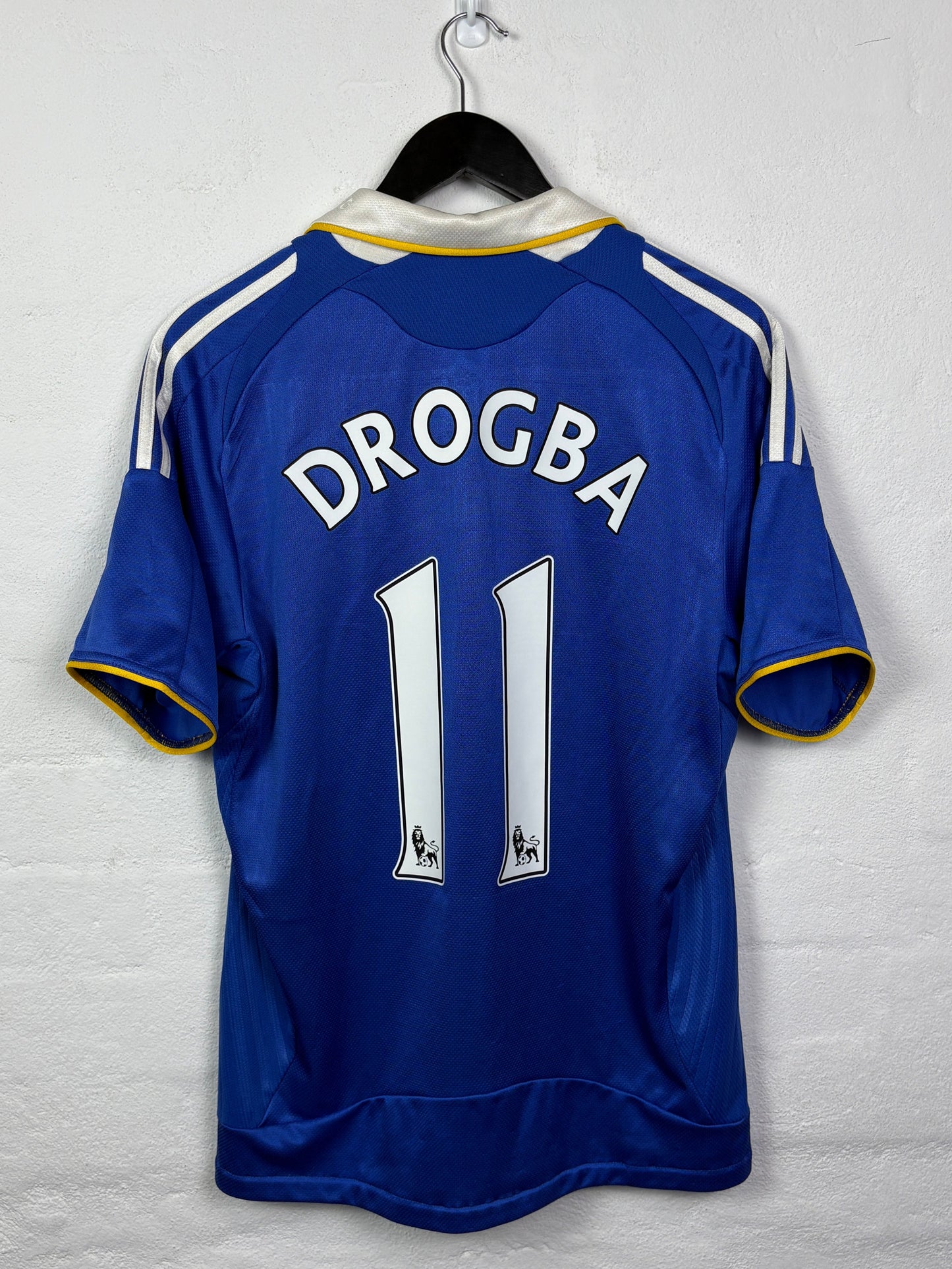 Chelsea 2008/09 Home M Drogba 11