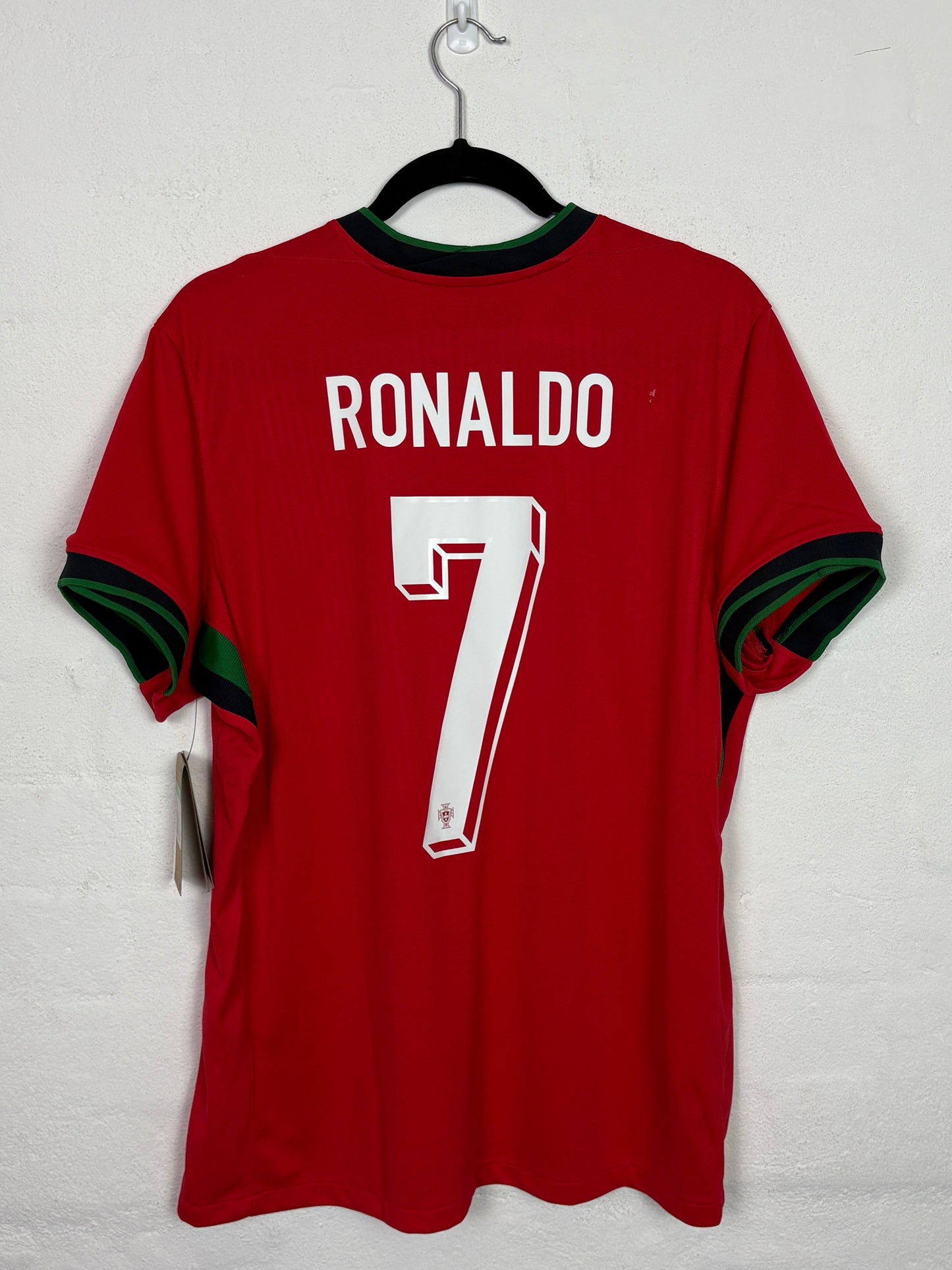 Portugal	2024 Home (W) XL Ronaldo 7