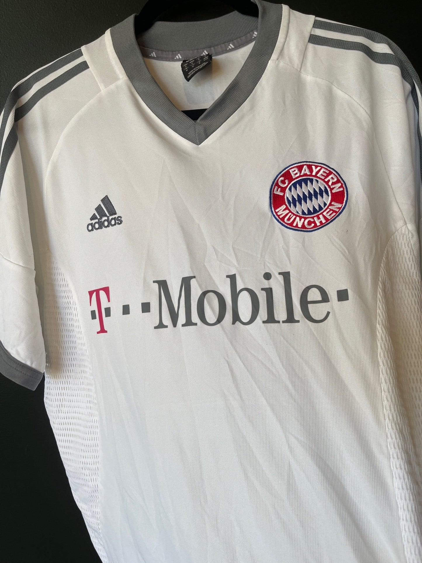Bayern Munich 2002/03 Away Medium Maakay 10