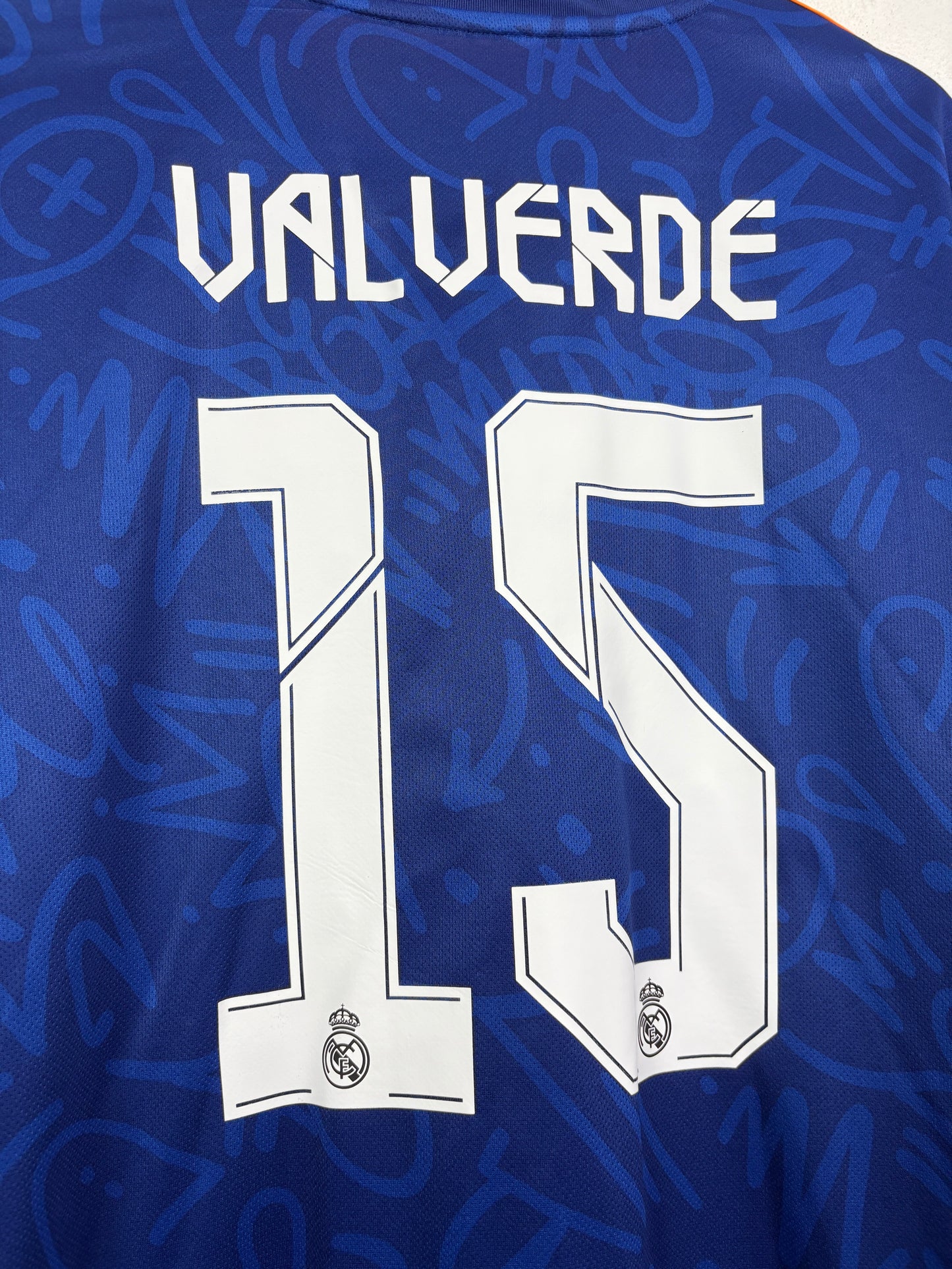 Real Madrid 2021/22 Away Football Shirt XL Valverde 15