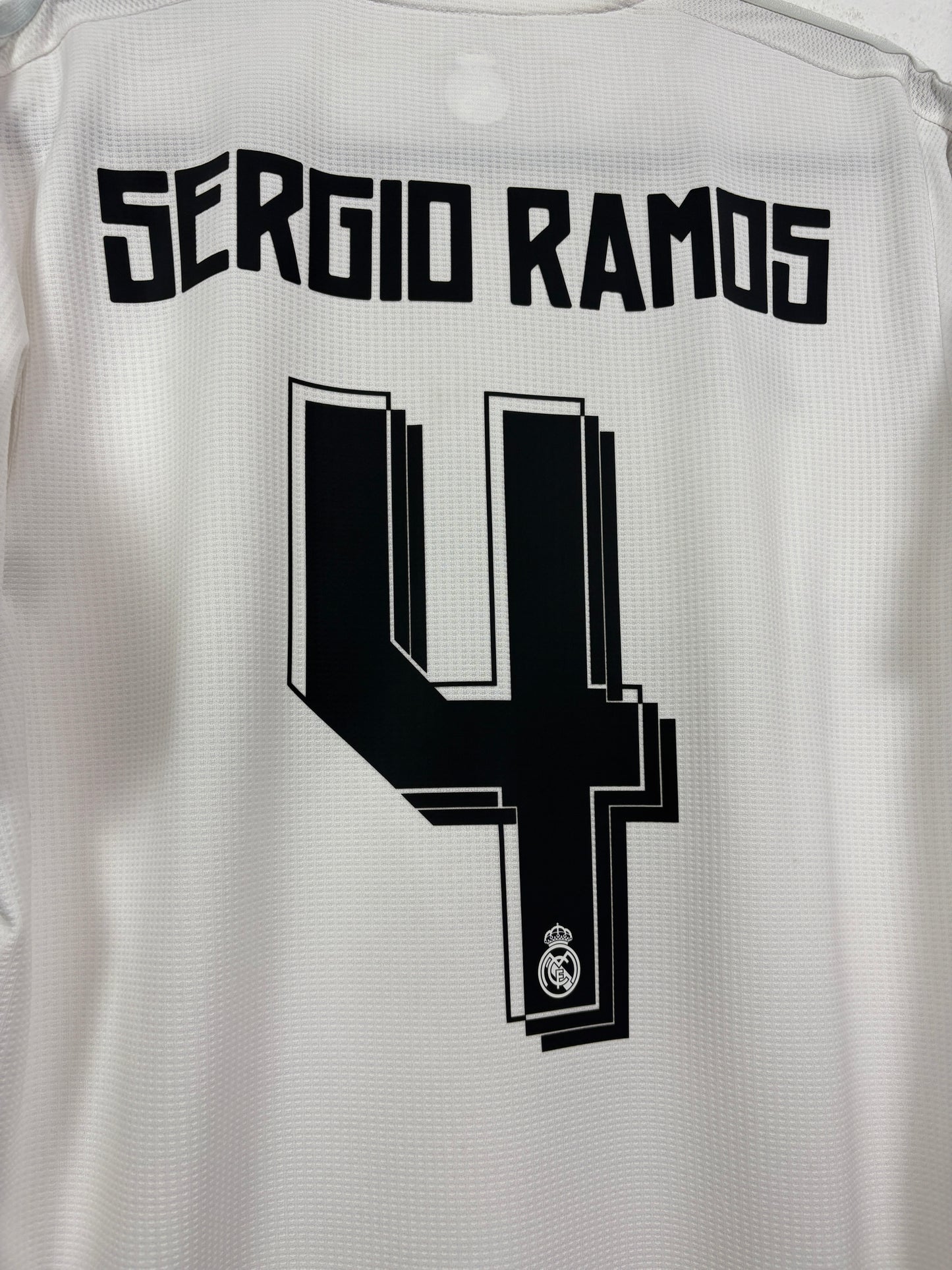 Real Madrid 2015/16 Home Adidas Football Shirt L Sergio Ramos 4