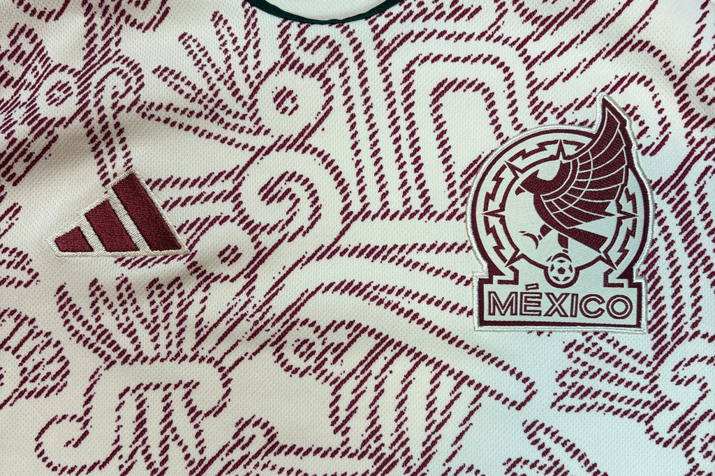 Mexico 2022 Away Adidas Football Shirt Medium