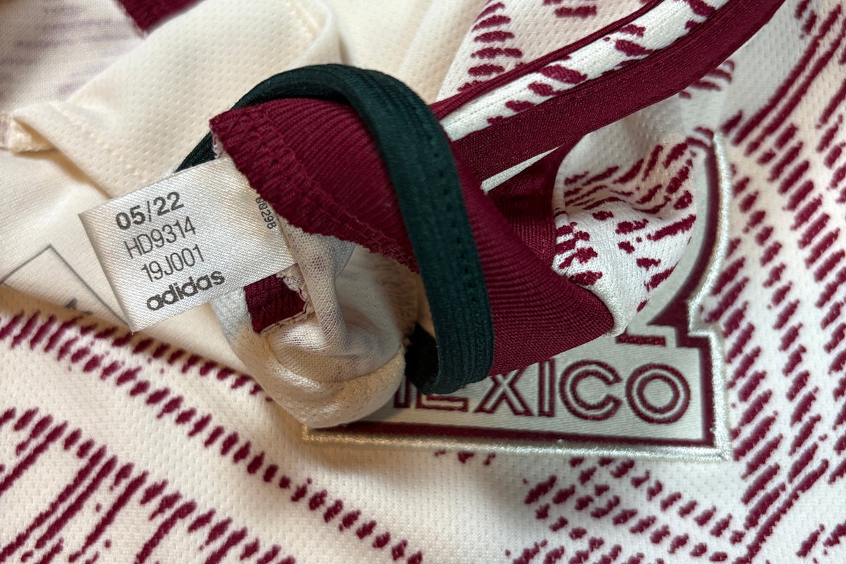 Mexico 2022 Away Adidas Football Shirt Medium
