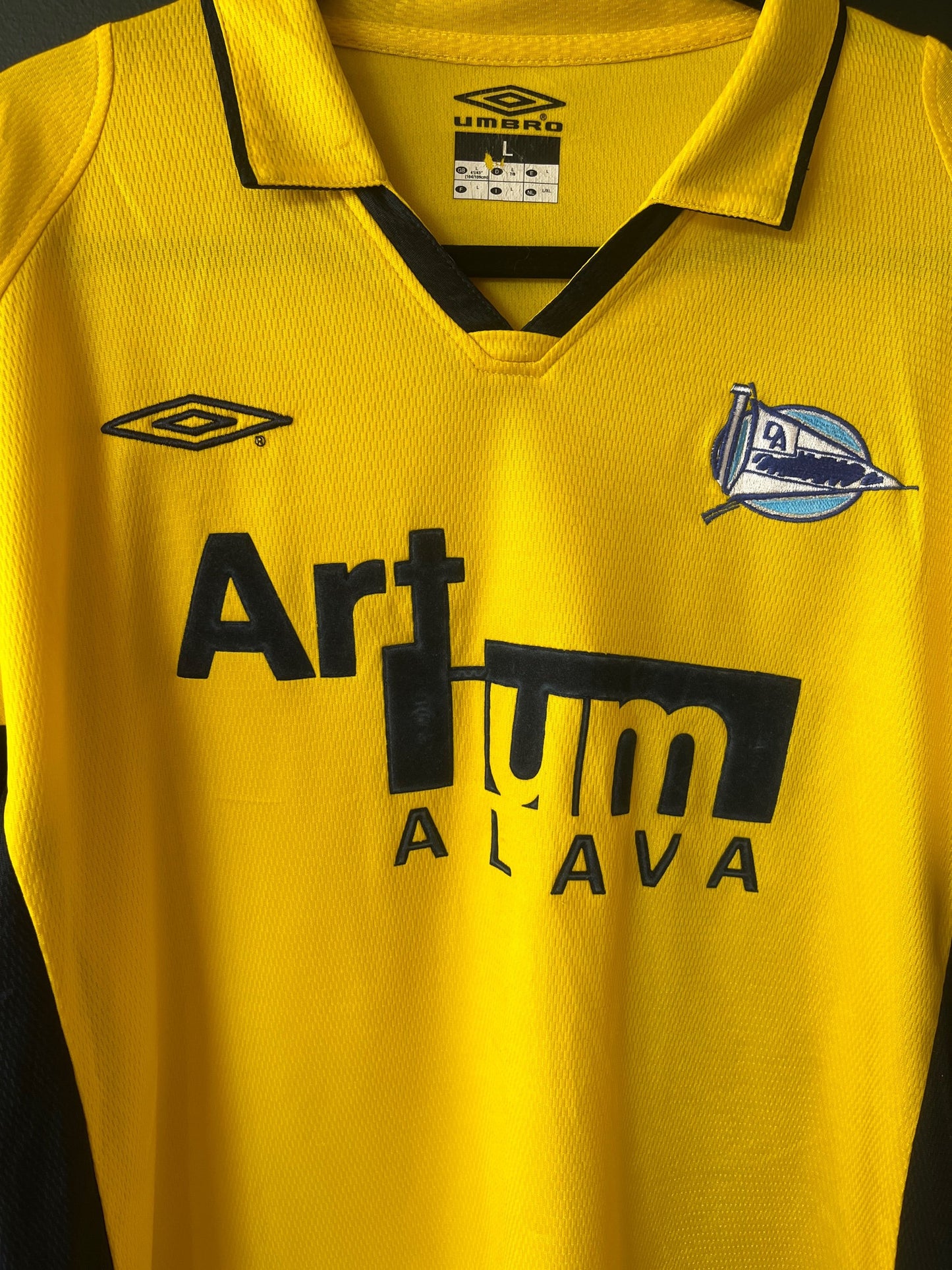 Alaves 2002/03 Away Large