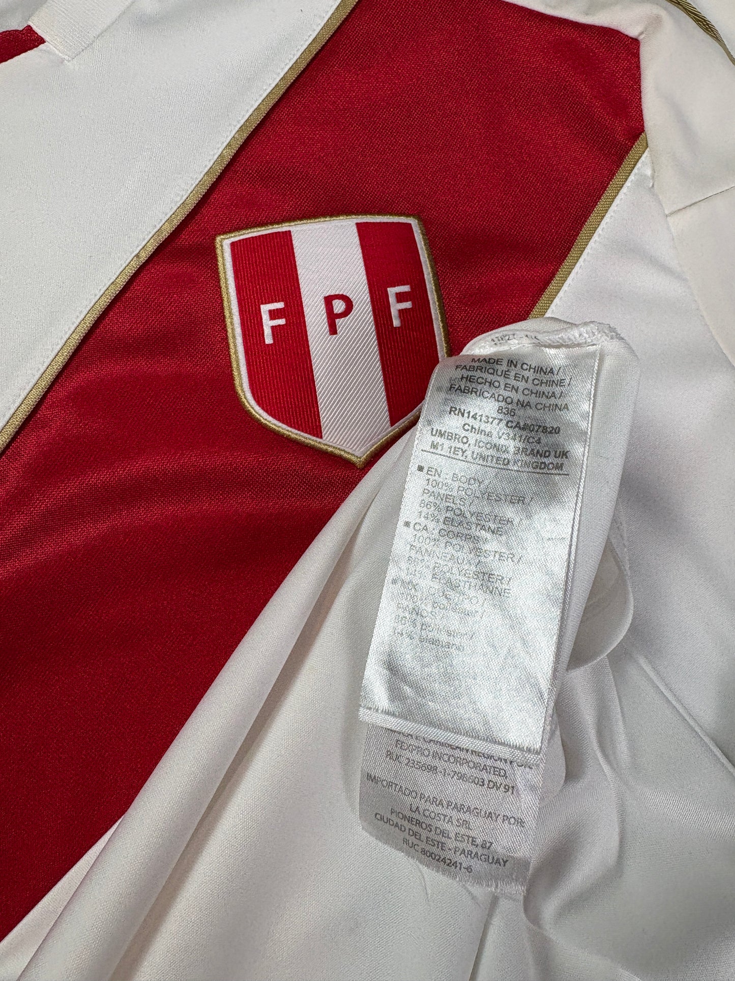 Peru 2018 Home Umbro Football Shirt Extra Large