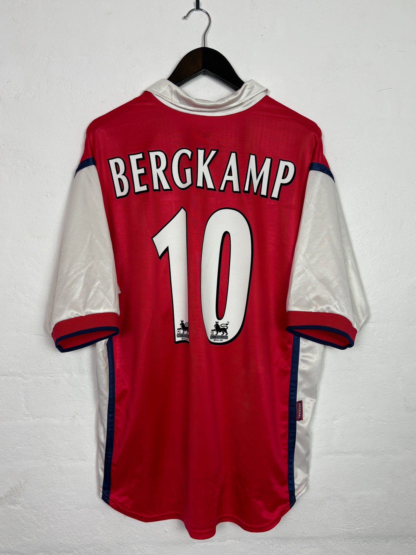 Arsenal 1998/99 Home L Bergkamp 10
