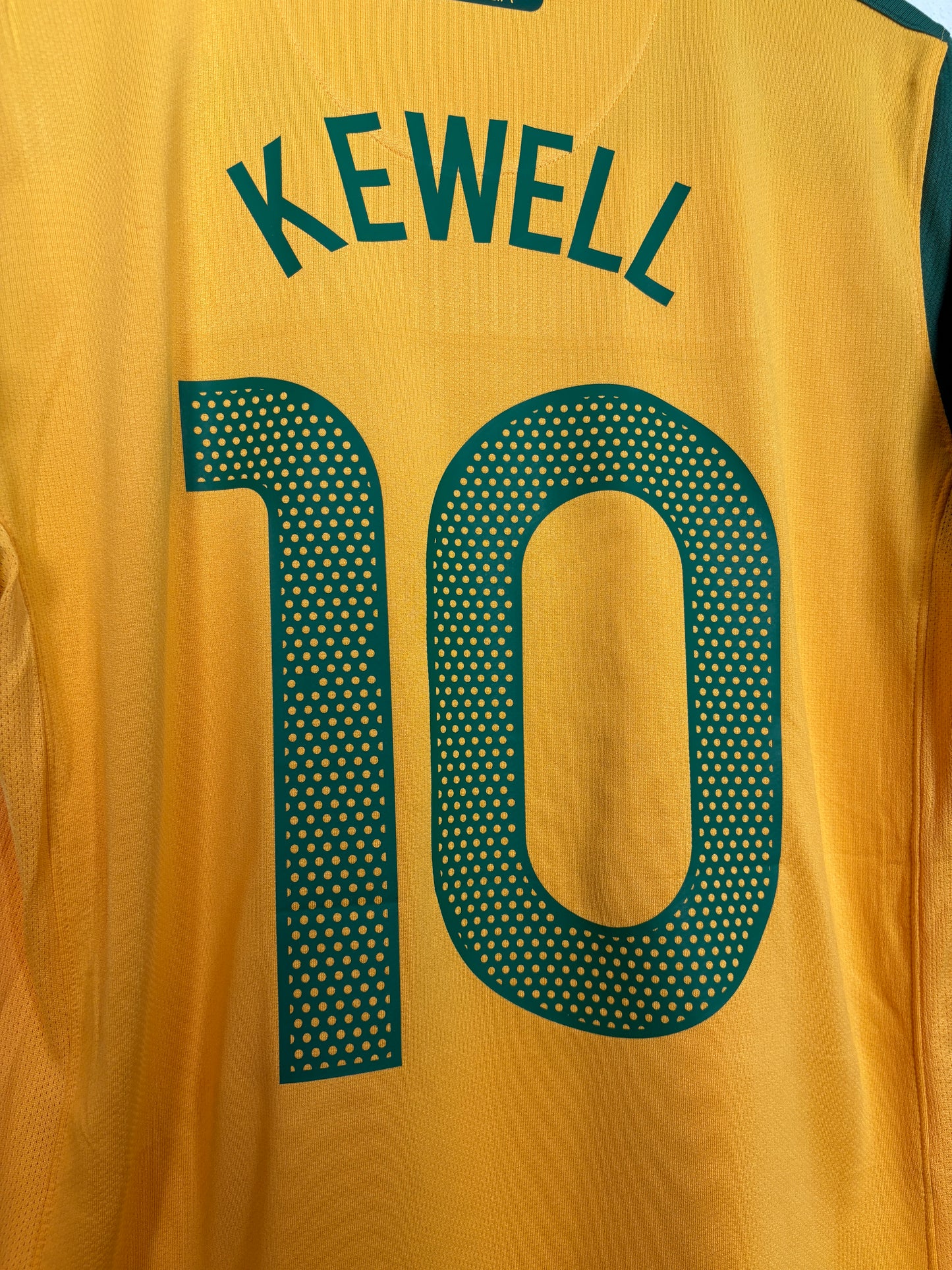 Australia 2010 Home XL Kewell 10