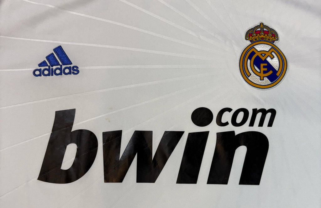 Real Madrid 2010/11 Home Adidas Football Shirt Large Pepe 3
