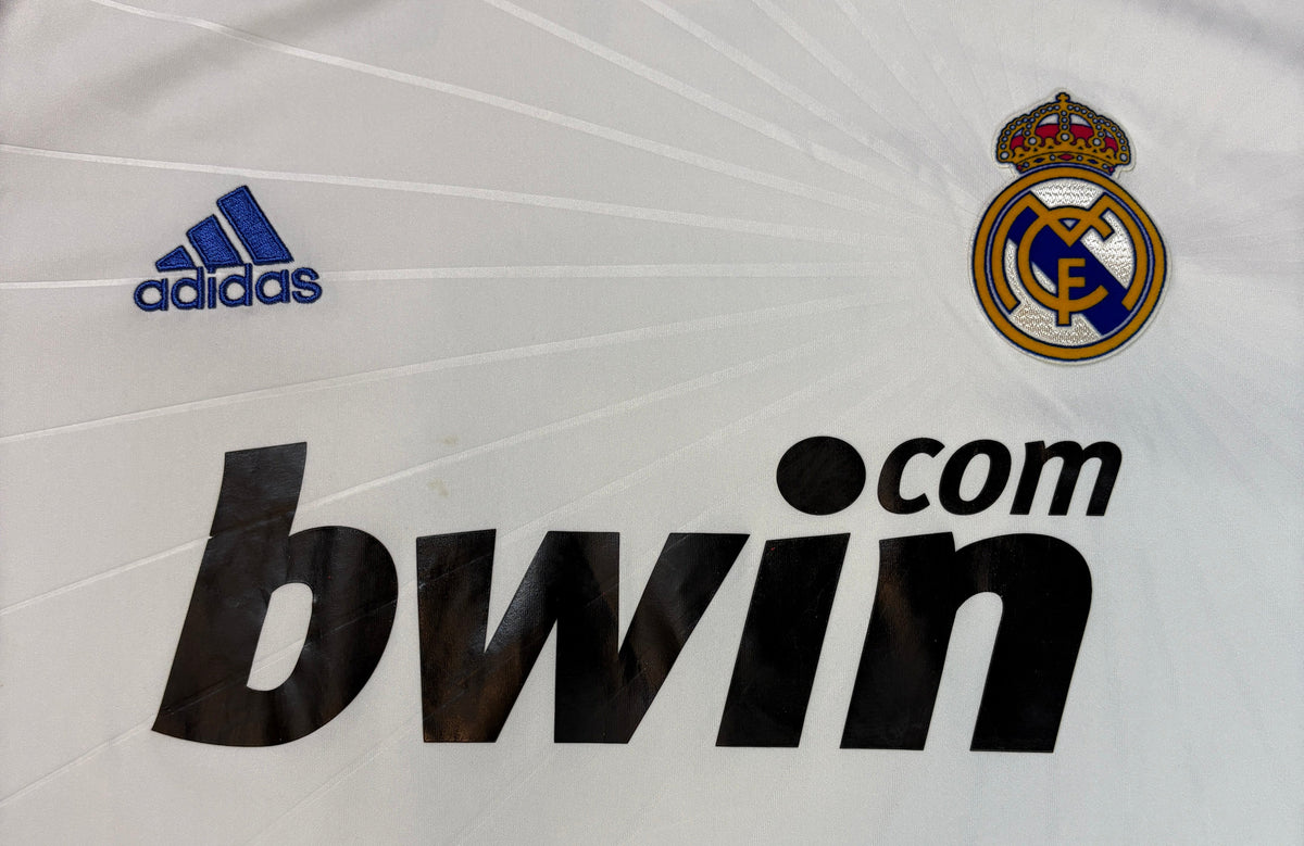 Real Madrid 2010/11 Home Adidas Football Shirt Large Pepe 3