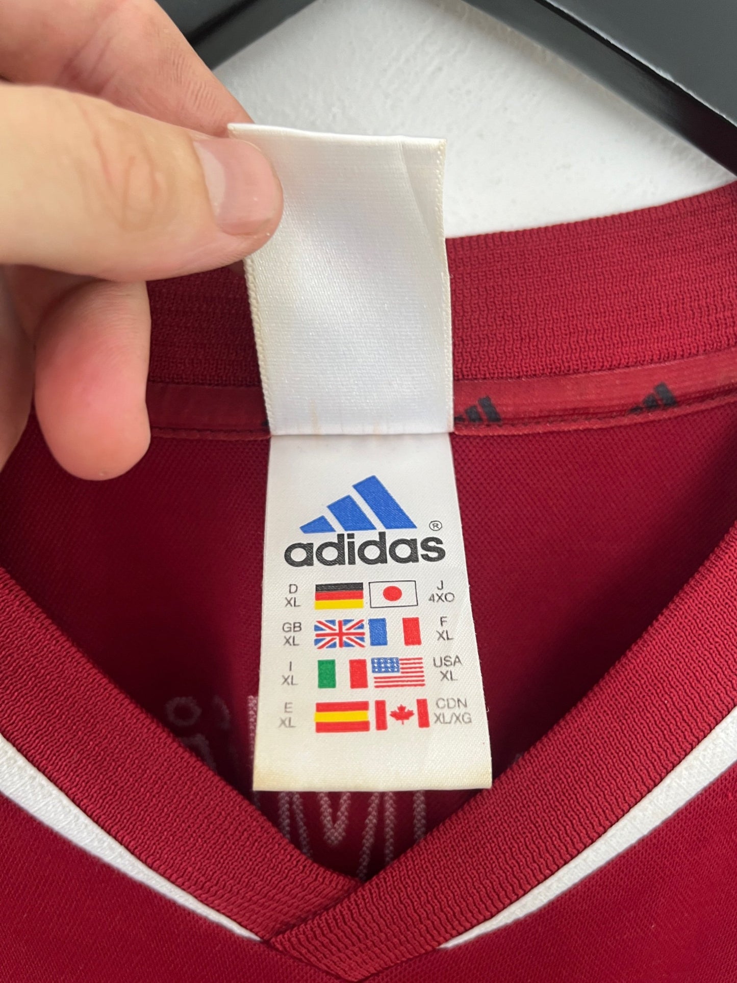 Bayern Munich 2001/02 Home Extra Large Hargraves 23