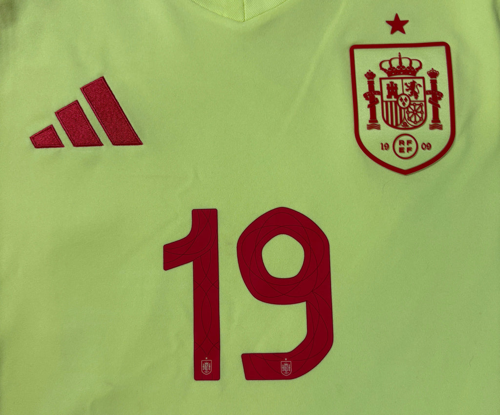 Spain 2024 Away Adidas Football Shirt Small Yamal 19