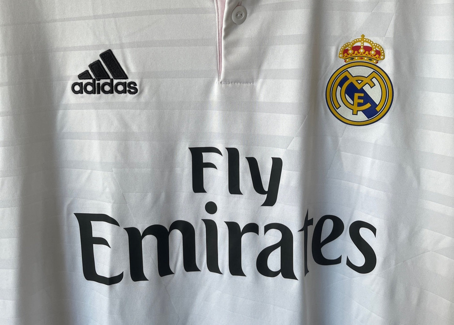 Real Madrid 2014/15 Home L Benzema 9